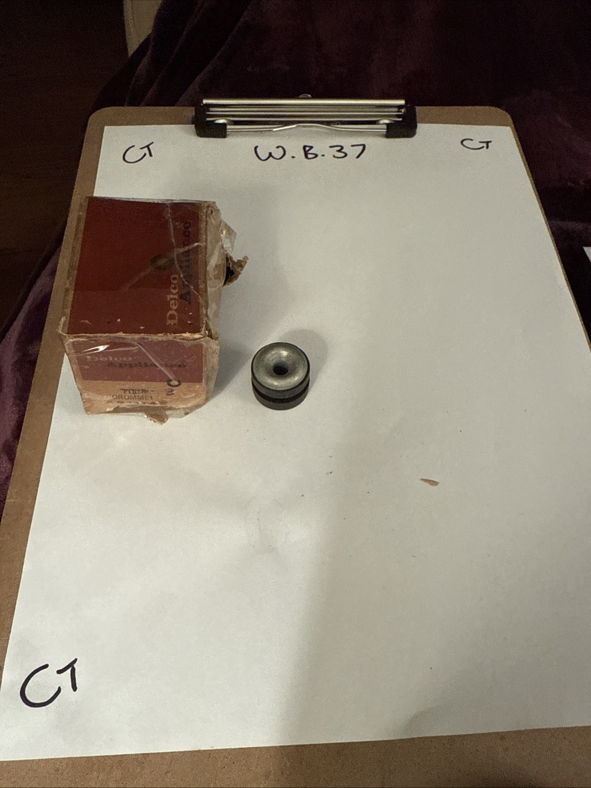 (1) GM 4911142 ORIGINAL NOS PART GROMMET OEM