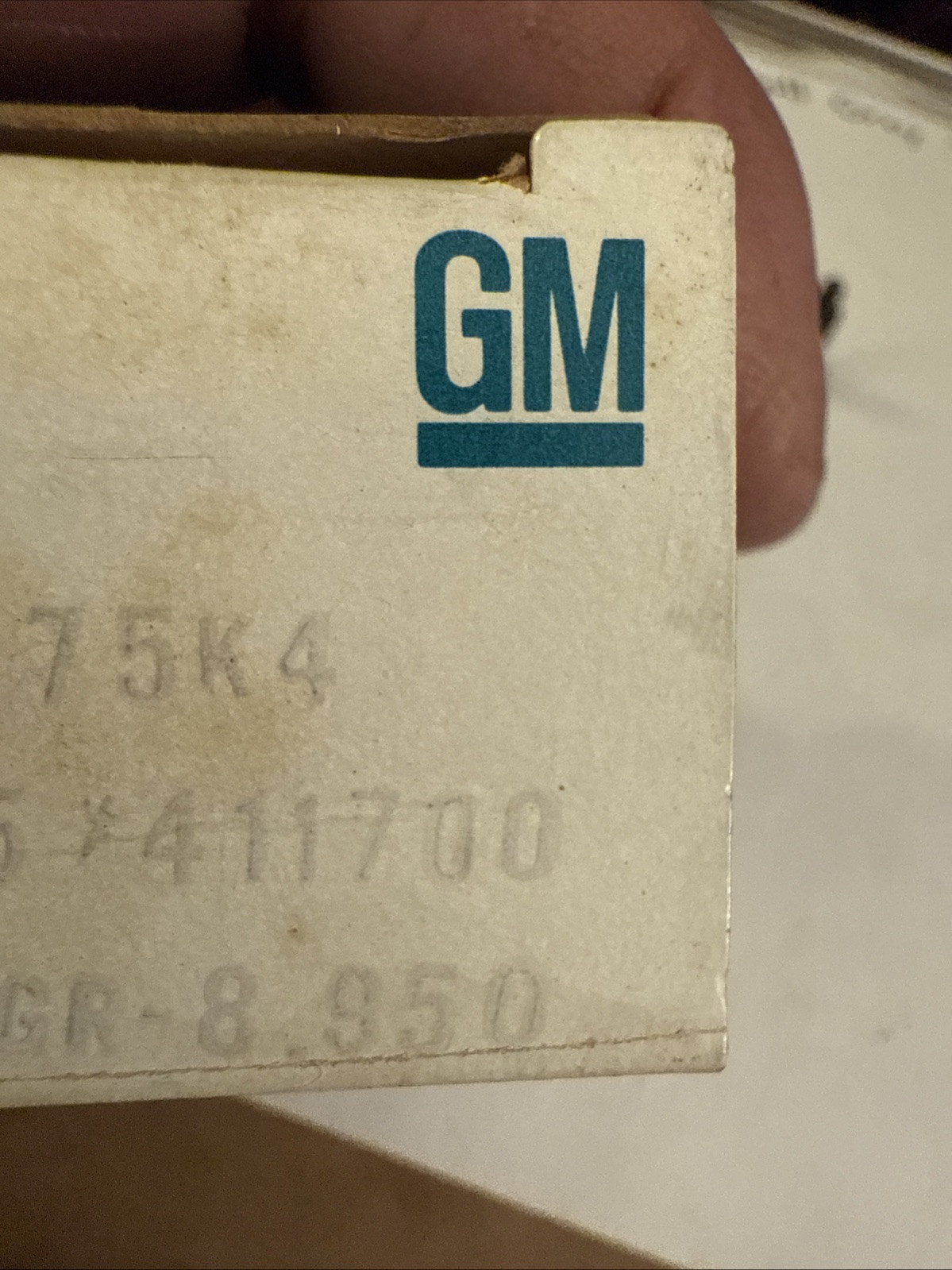 (1) GM OEM 93-20 Camaro Hood Grille Hood Components-Front Seal Clip 411700 - Image 3