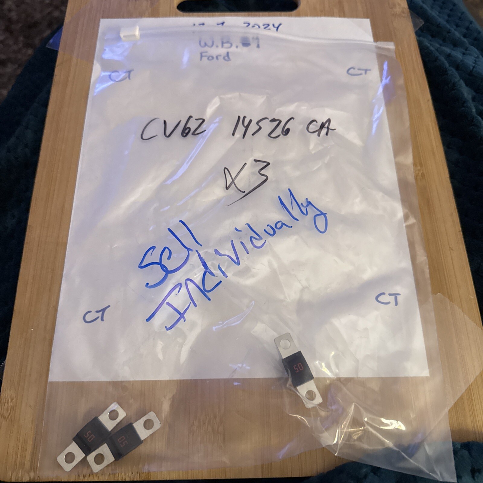 (1) OEM NEW 2012-2021 Ford Fusion Edge Circuit Breaker Assembly CV6Z-14526-CA