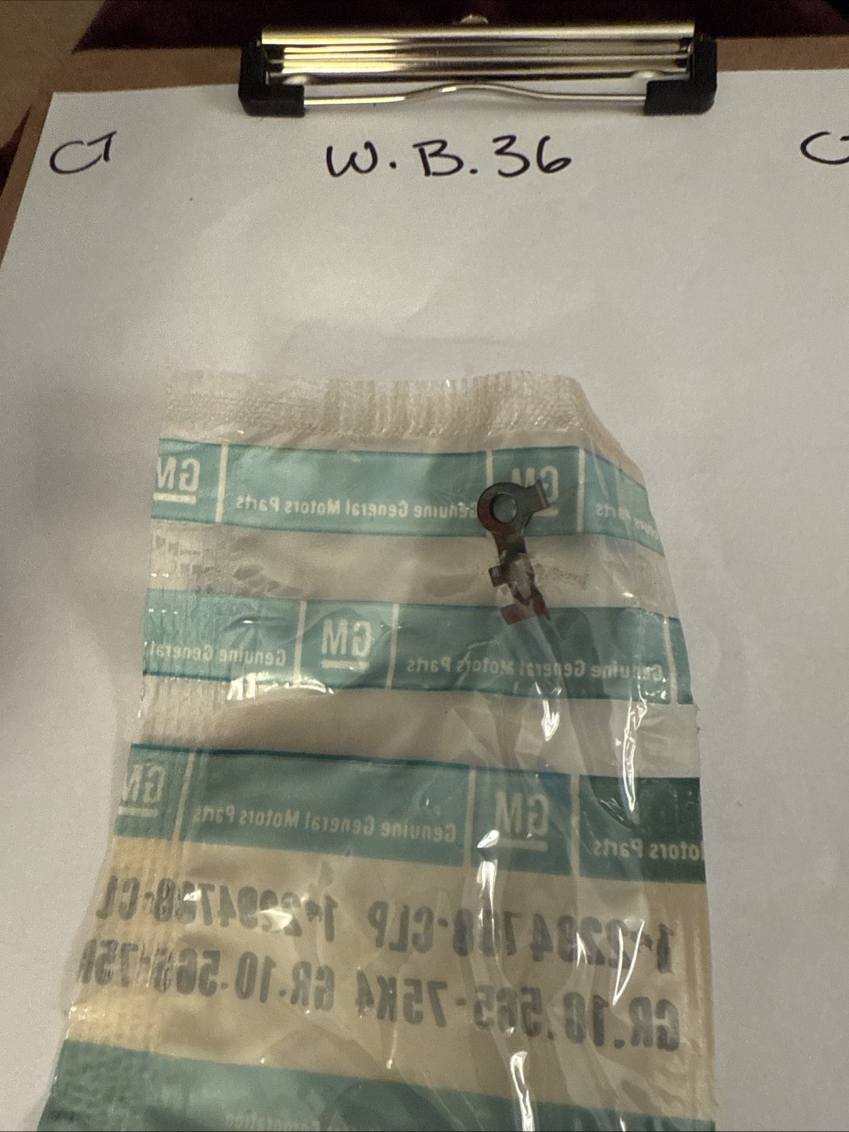 1958-1961 Chevrolet GM Tripower Linkage Clip 2294788 NOS - Image 3