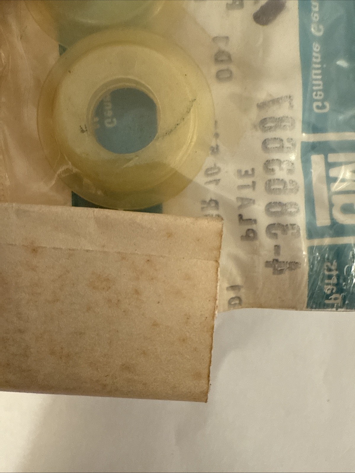 1965-1977 Corvette 3863687 ONE NOS Door Lock Knob Spacer Plastic Bearing Plate - Image 3