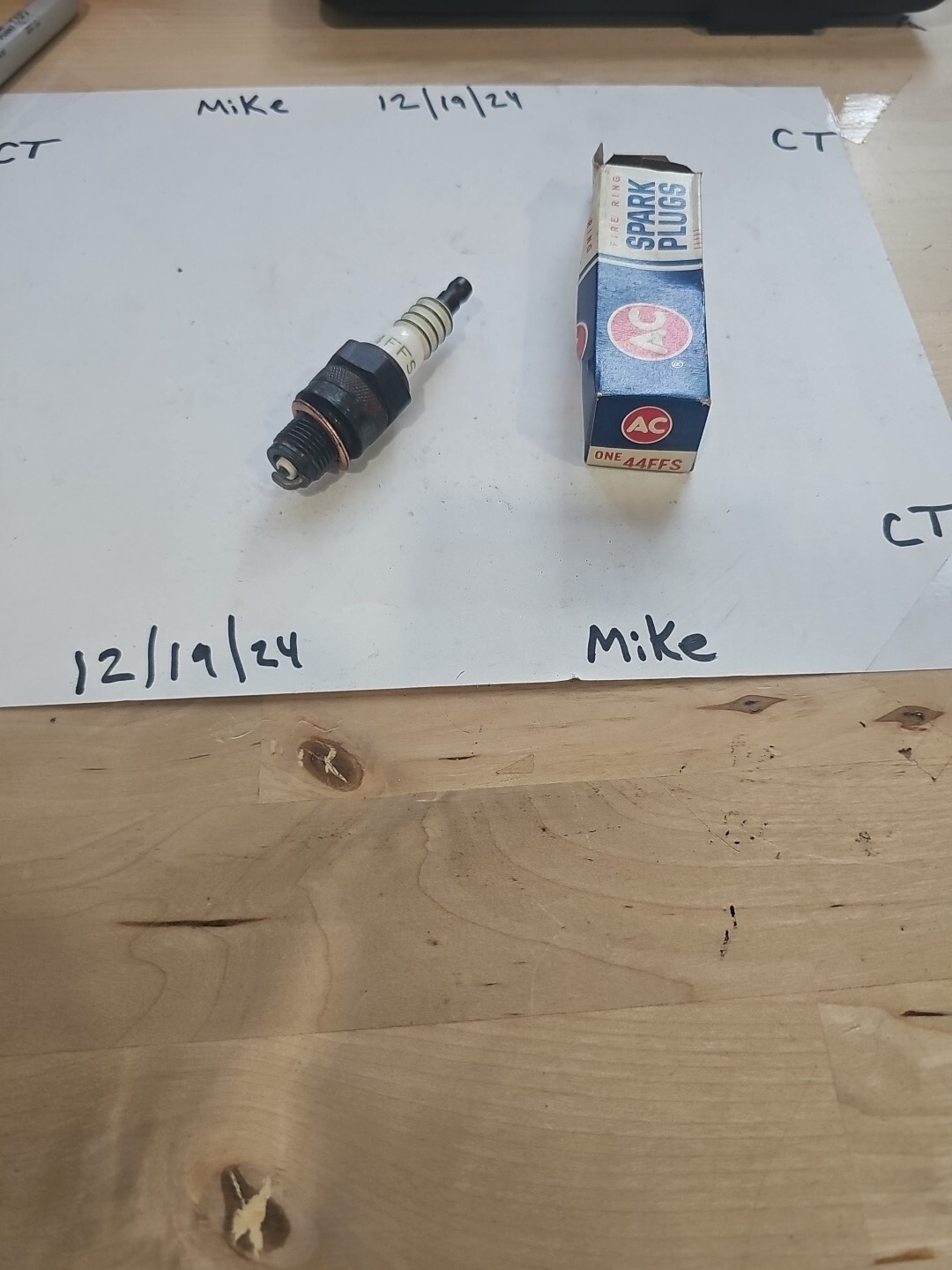 AC Fire Ring Spark Plug # 44FFS with 4 EQUAL GREEN STRIPE RINGS - Image 4