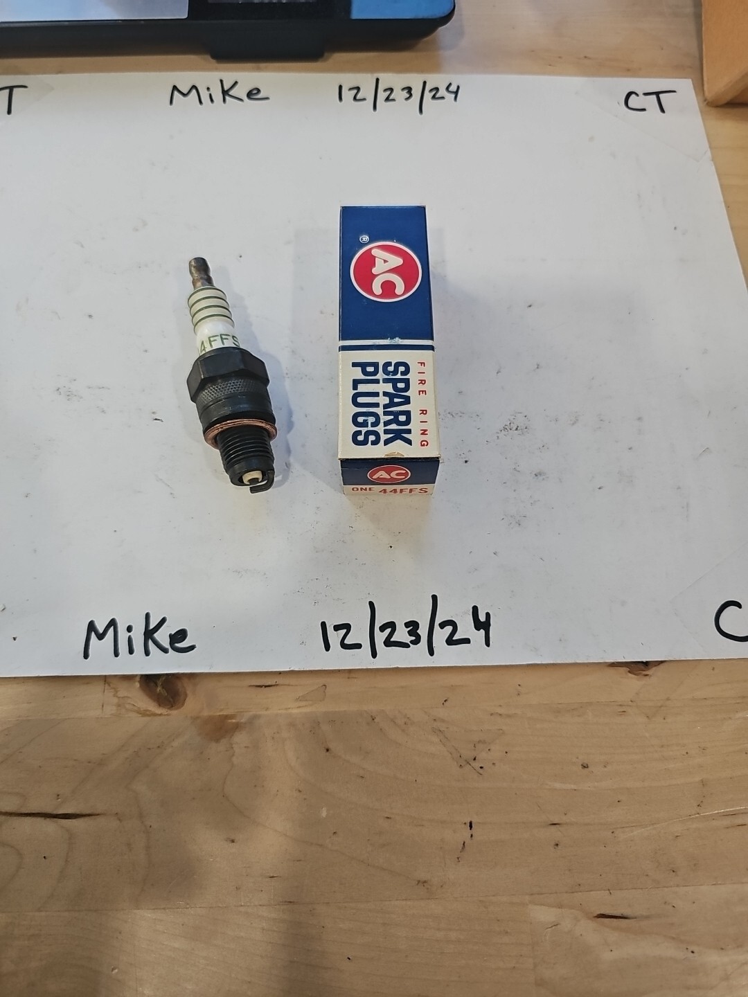 AC Fire Ring Spark Plug # 44FFS with 4 EQUAL GREEN STRIPE RINGS - Image 5