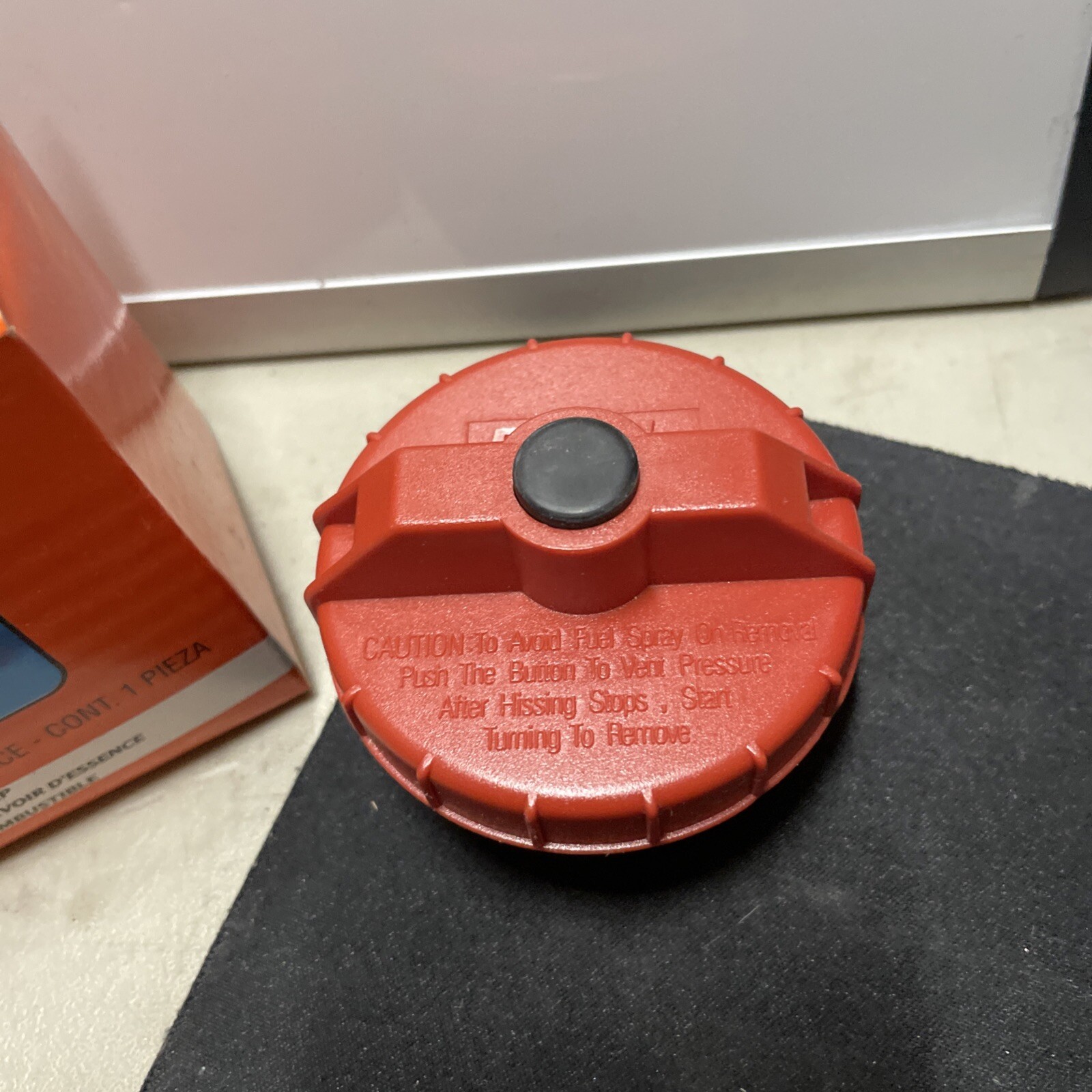 FUEL CAP GM FORD MOPAR EAGLE GEO JEEP VW VOLVO SAAB LAND ROVER ECT RG819 31615 - Image 4