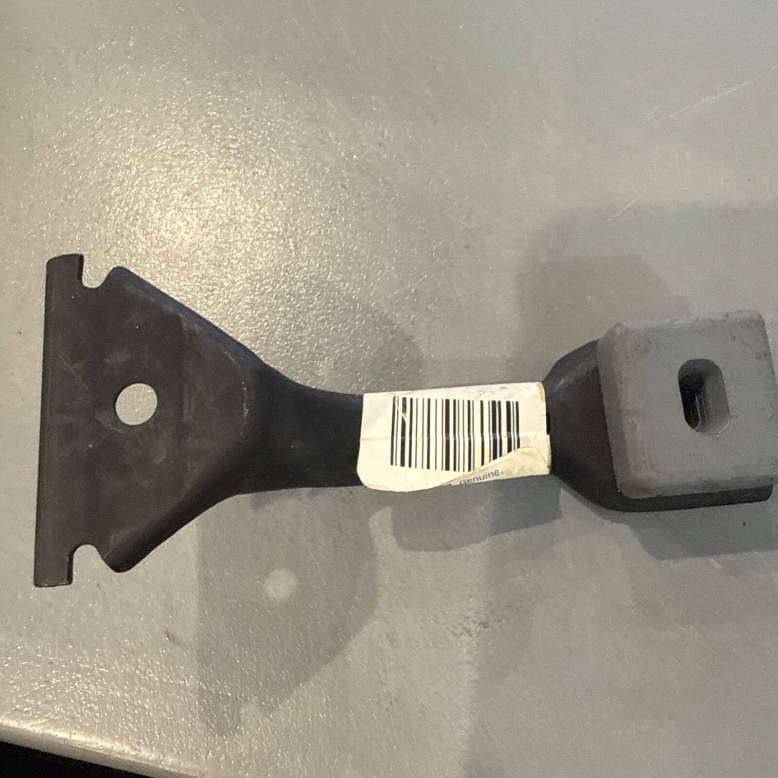 GM 10412871 Bracket Assembly, Radiator Upper 1994-2003 GM - Image 3