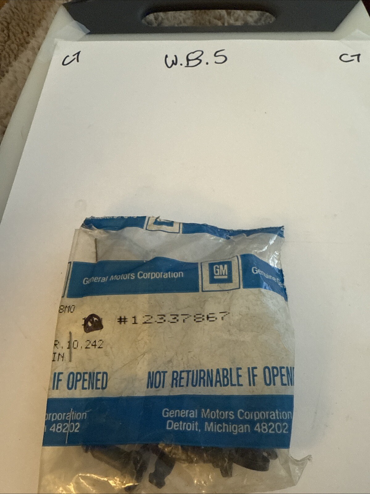 GM 12337867 Ashtray Pin 1985-1996 GM Nos OEM - Image 3