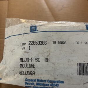 GM Genuine OEM Parts 22653366 Bumper Cover Molding NOS