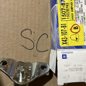 GM OEM Tail Gate-Hinge Left 15078745 NOS
