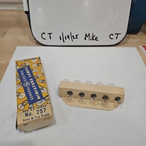General Electric 257 GE Miniature Lamps Auto And Toy Train (One Pack of 10) NOS