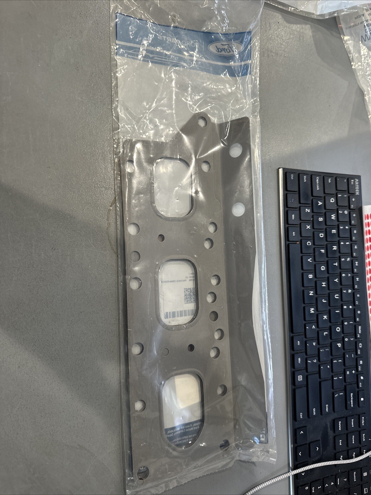 Genuine Ford Manifold Gasket HL3Z9448A - Image 3