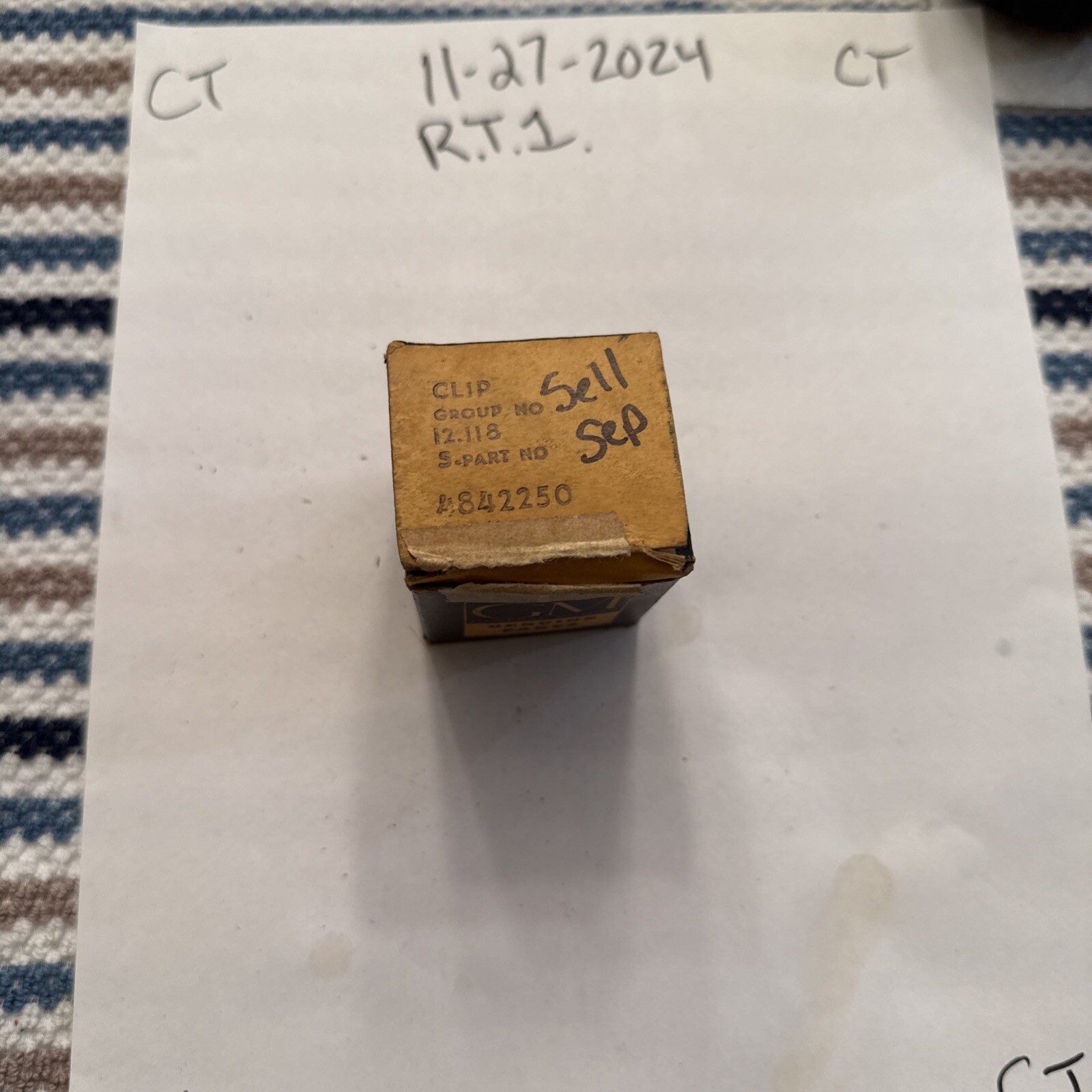 Gm Genuine OEM Nos 4842250 Clips 1 Clip Sold Individually