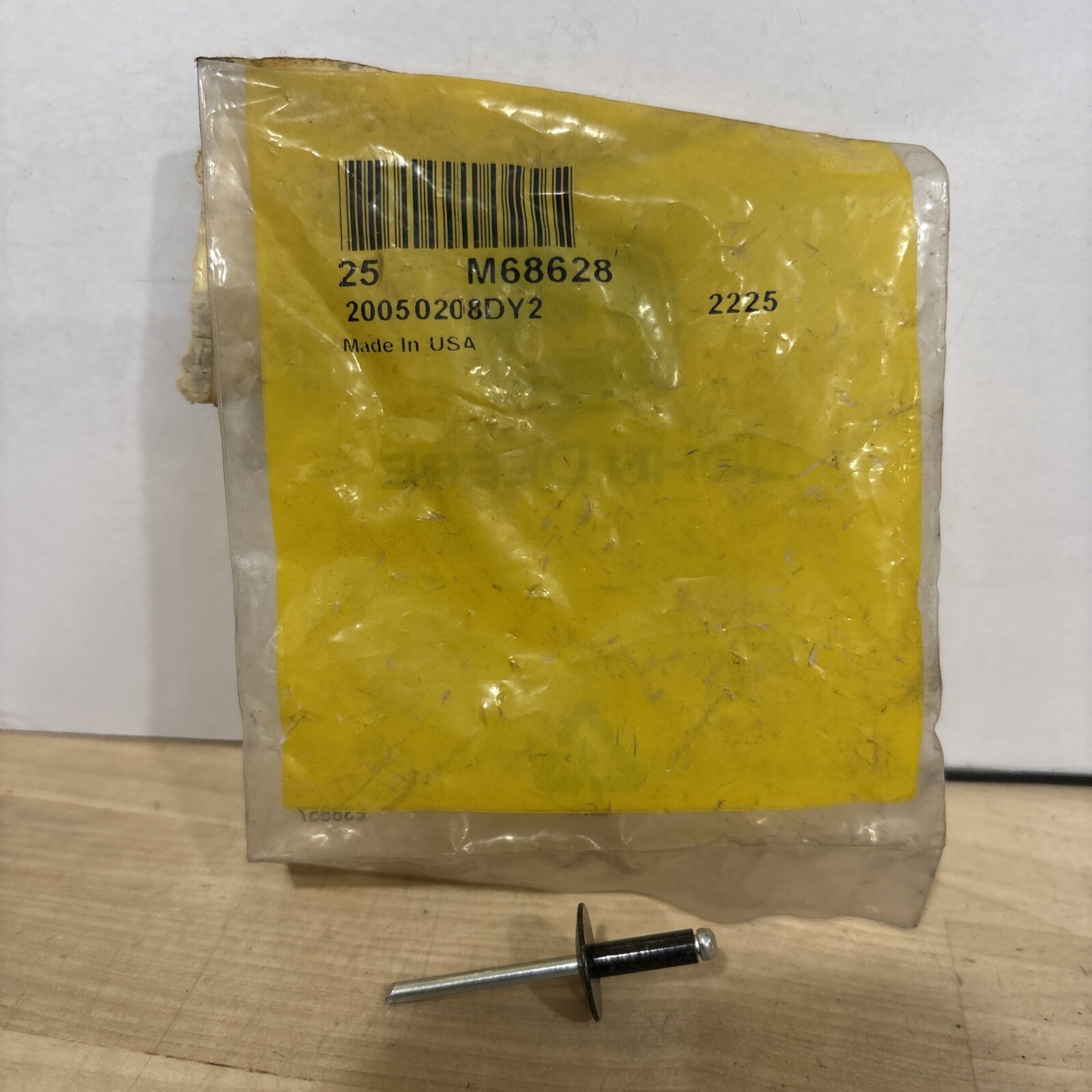 John Deere Rivet M68628 - Image 3