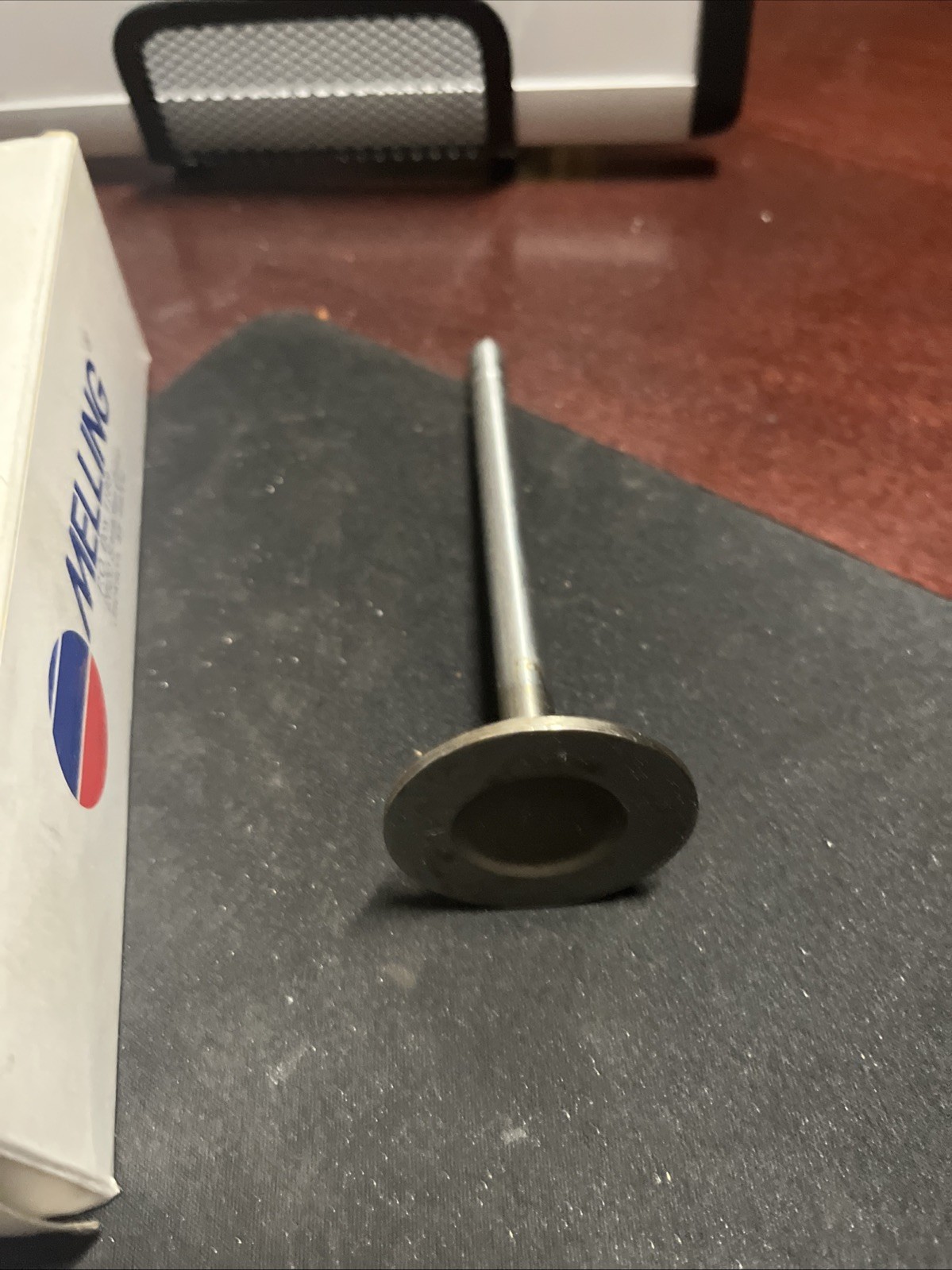 Melling V0399 Intake Valve/Sealed Power V1927 - Image 3