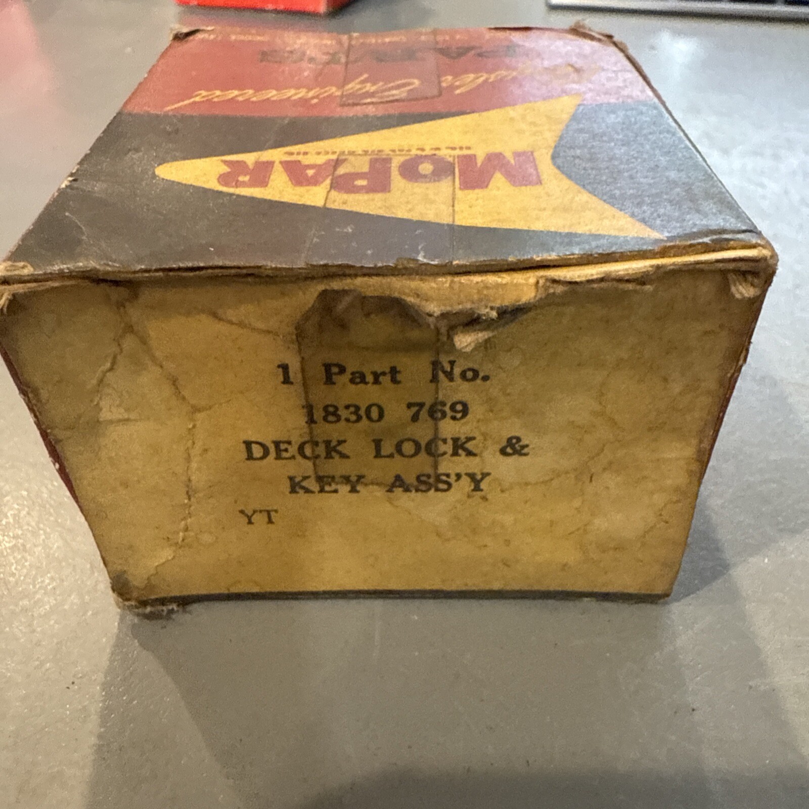 Mopar Nos OEM Chrysler 1830 769 Deck Lock And Key Assy Vintage - Image 3