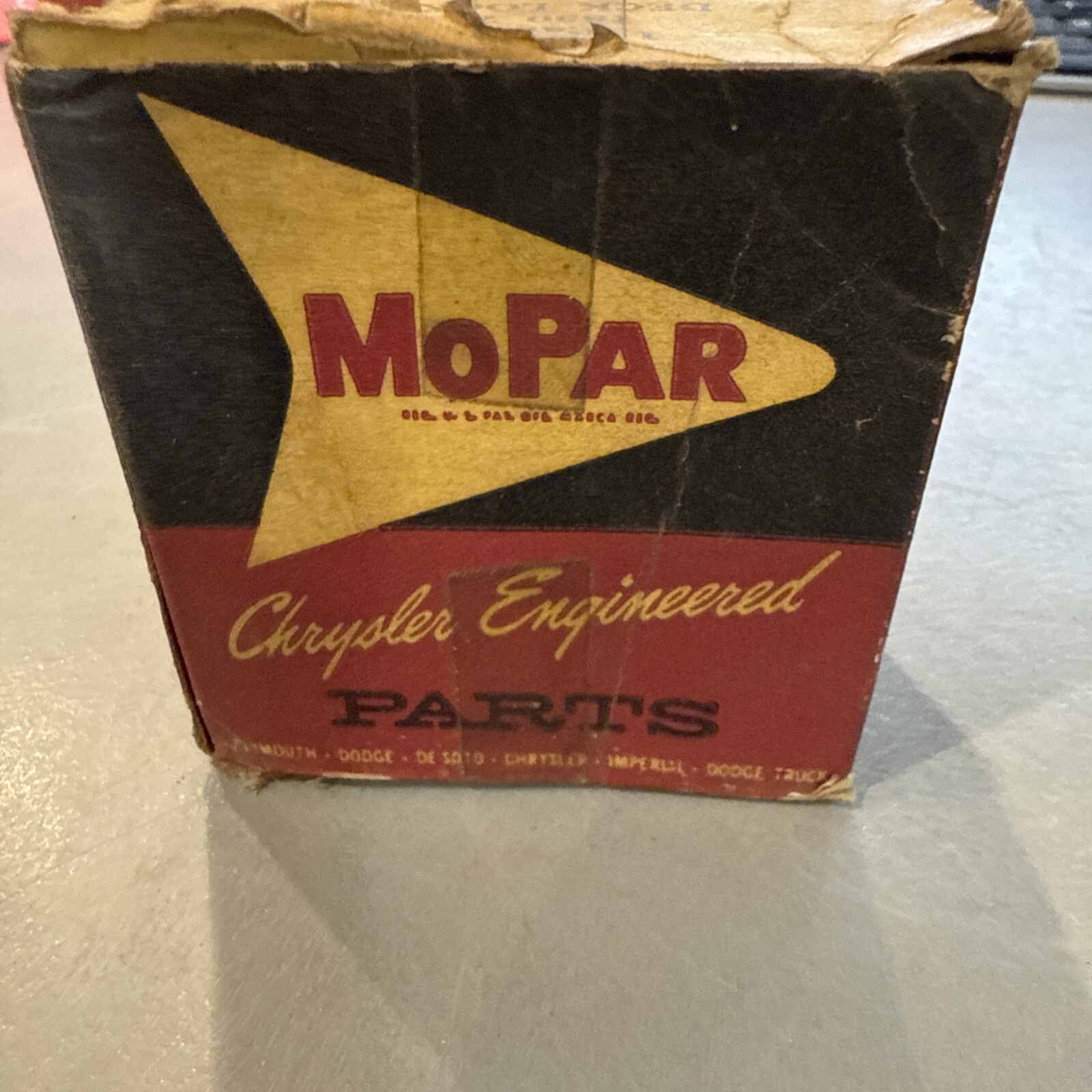 Mopar Nos OEM Chrysler 1830 769 Deck Lock And Key Assy Vintage - Image 4