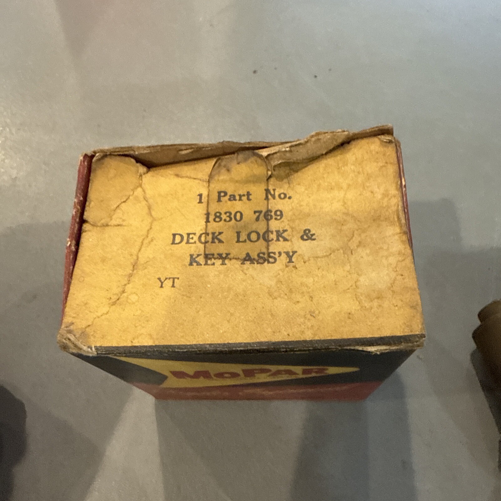 Mopar Nos OEM Chrysler 1830 769 Deck Lock And Key Assy Vintage - Image 5