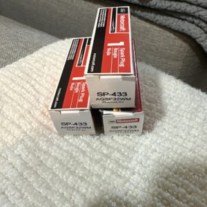NEW FORD MOTORCRAFT SPARK PLUG SP-433 AGSF32WM PLATINUM (LOT OF 3)