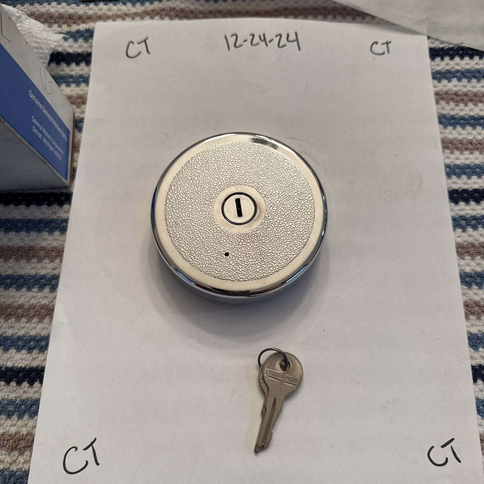 NOS 1963-69 Corvette Locking Gas Fuel Cap w/ Keys EE54-3-Z-75 - Image 4