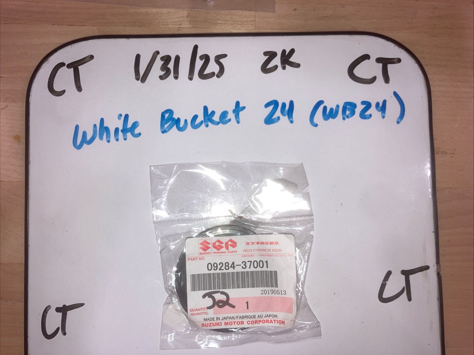 NOS OEM Genuine Original Suzuki P/N 09284-37001 OIl Dust Seal New