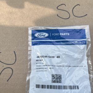 OEM Ford W705546-S439 Wheel Opening Molding Retainer NOS (4 Pack)