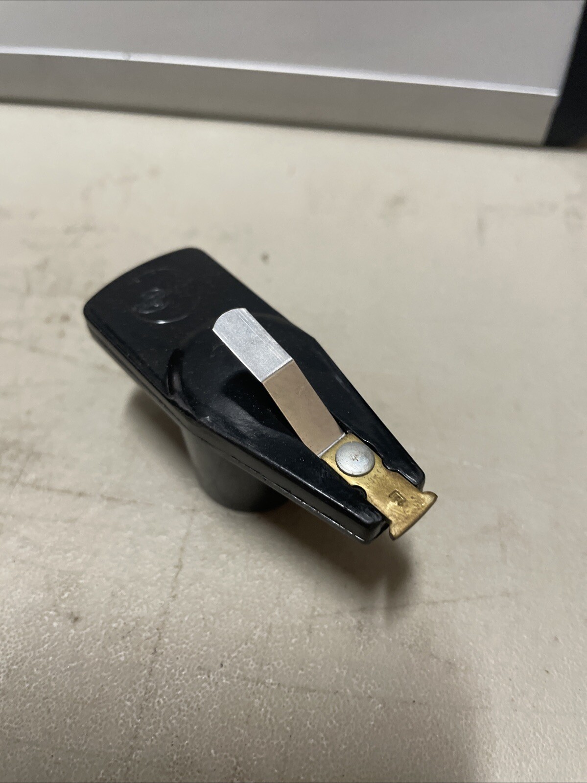 ONE GENUINE STANDARD IGNITION DISTRIBUTOR ROTOR IH-318π₯π₯ - Image 4