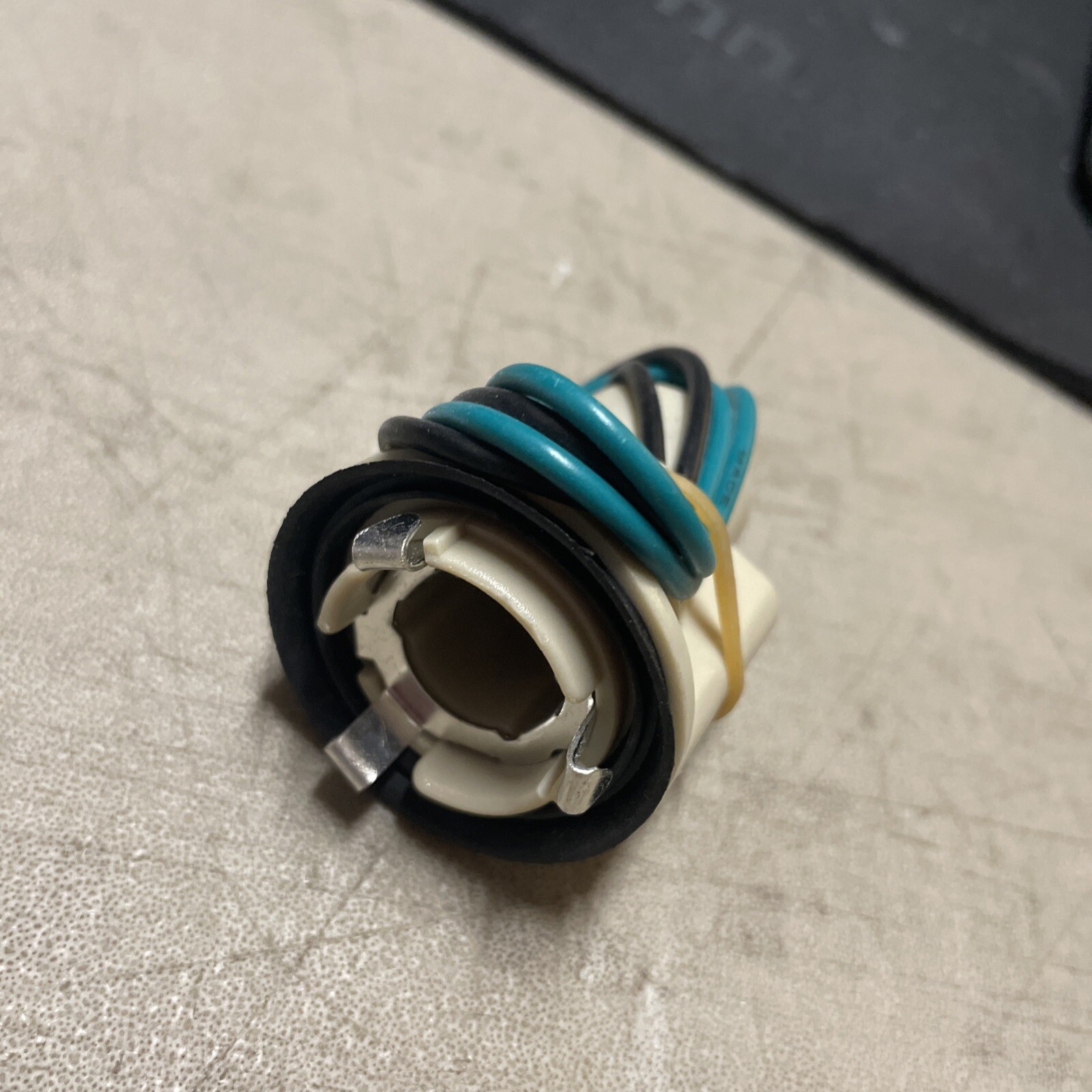 STANDARD S63 Tail Light Socket Assembly🔥🔥 - Image 4