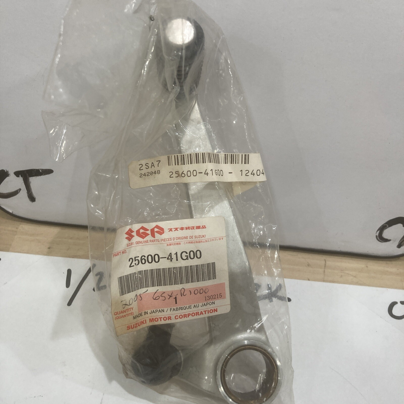 Suzuki 25600-41G00 LEVER ASSY, GEAR SHIFT GSXR1000 - Image 3