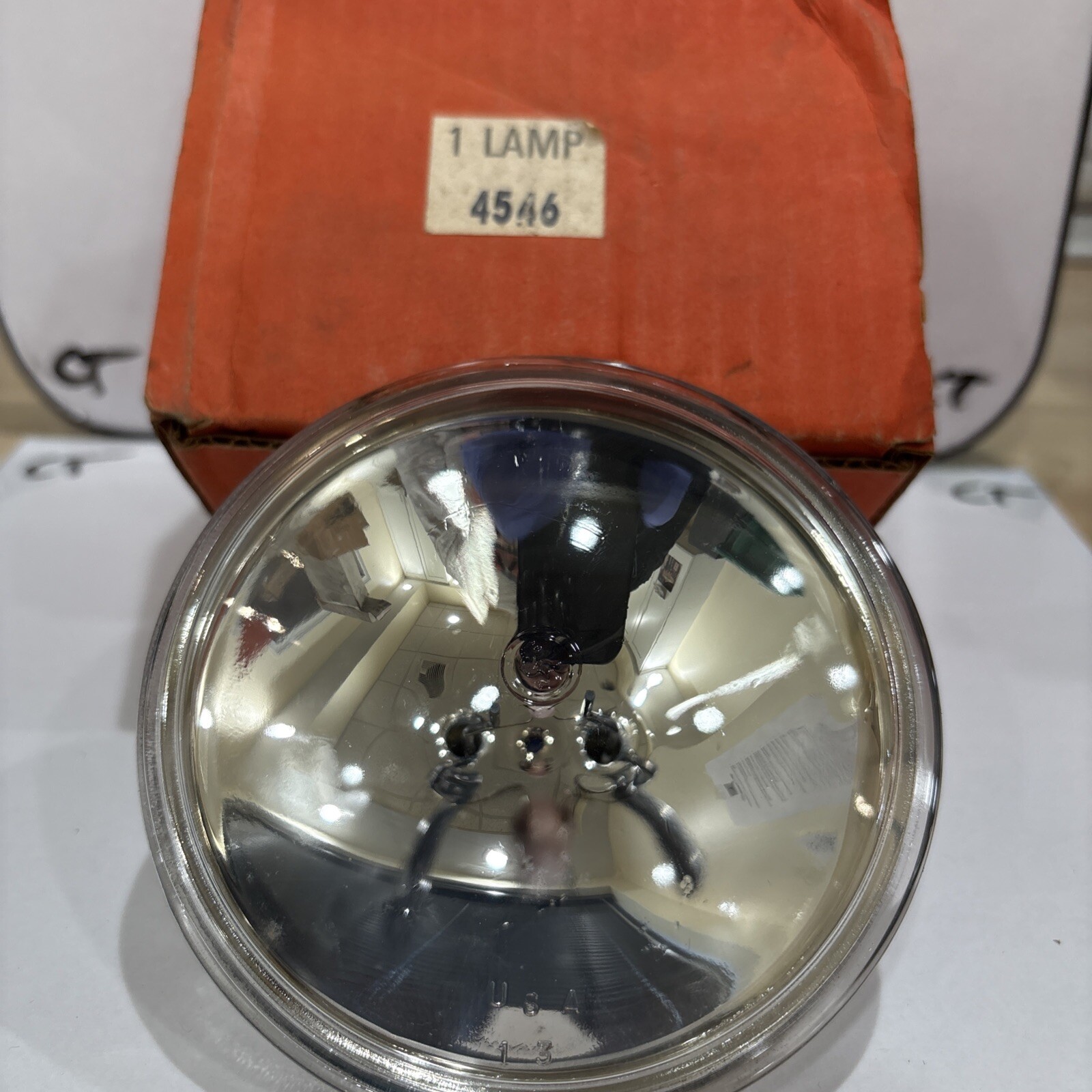 Wagner 4546-1 PAR36 4.5" 2.35 Watt 4.7 Volt Spotlamp Spot Lamp Light Bulb - Image 3