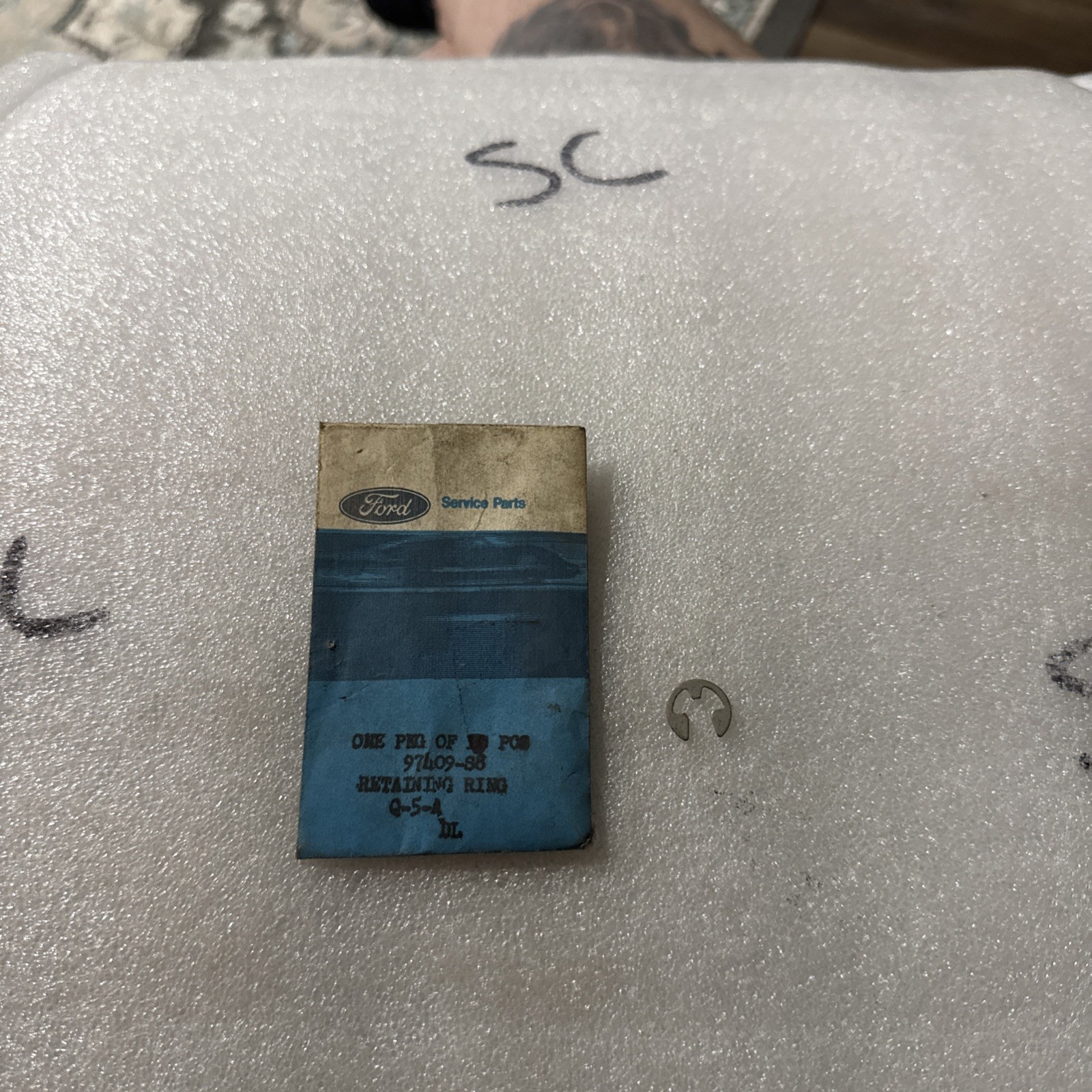 (1) Ford Retaining Ring 97409-s8 Sold Individually