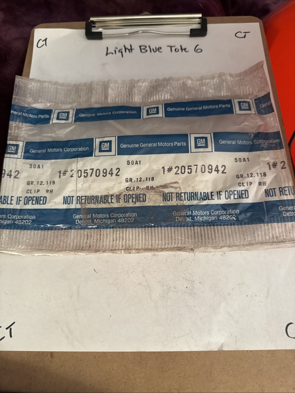 1 NOS OEM GM part# 20570942 clip RIGHT hand Oldsmobile