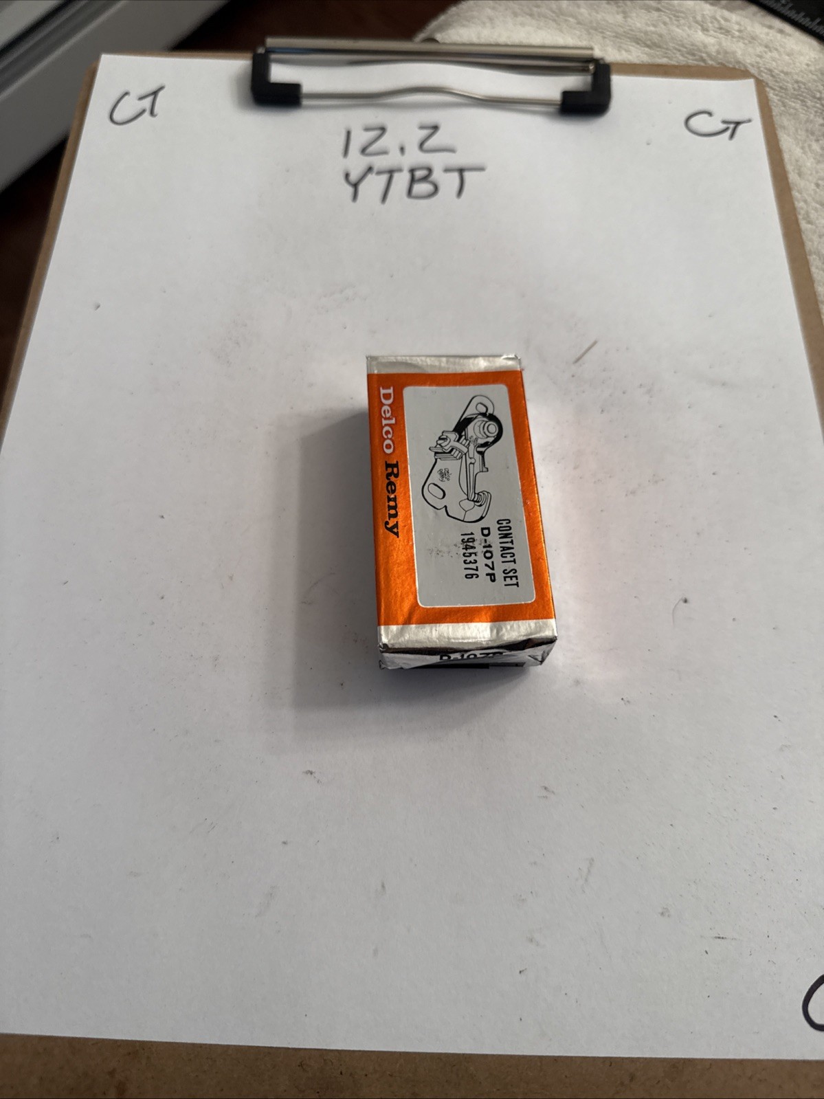 1960-1961 Chevrolet Corvair / Delco Remy Point Set : D-107P / 1945376