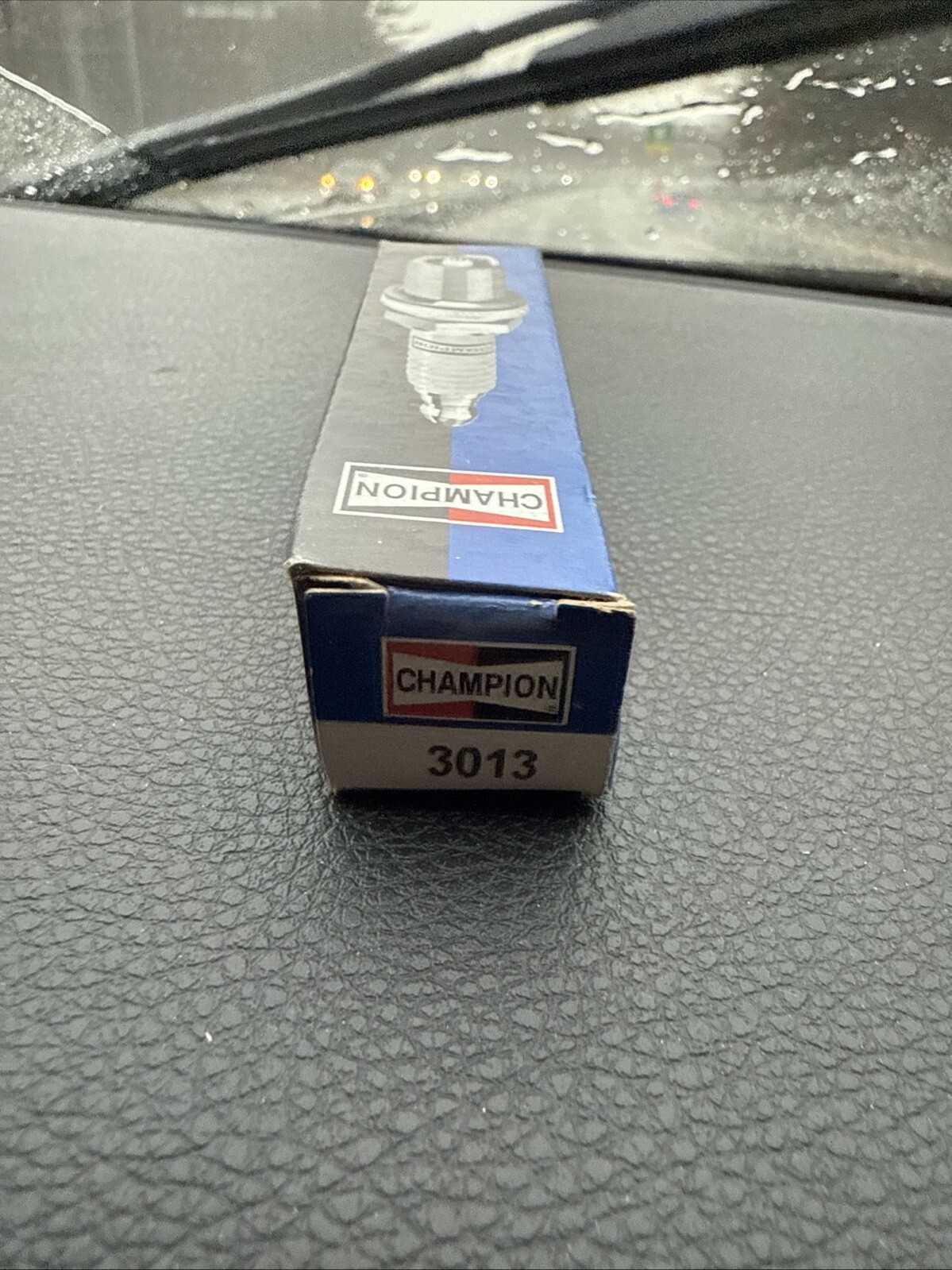 2 New Boxes Spark Plug-Platinum Power Champion Spark Plug 3013 Vehicle Car Part