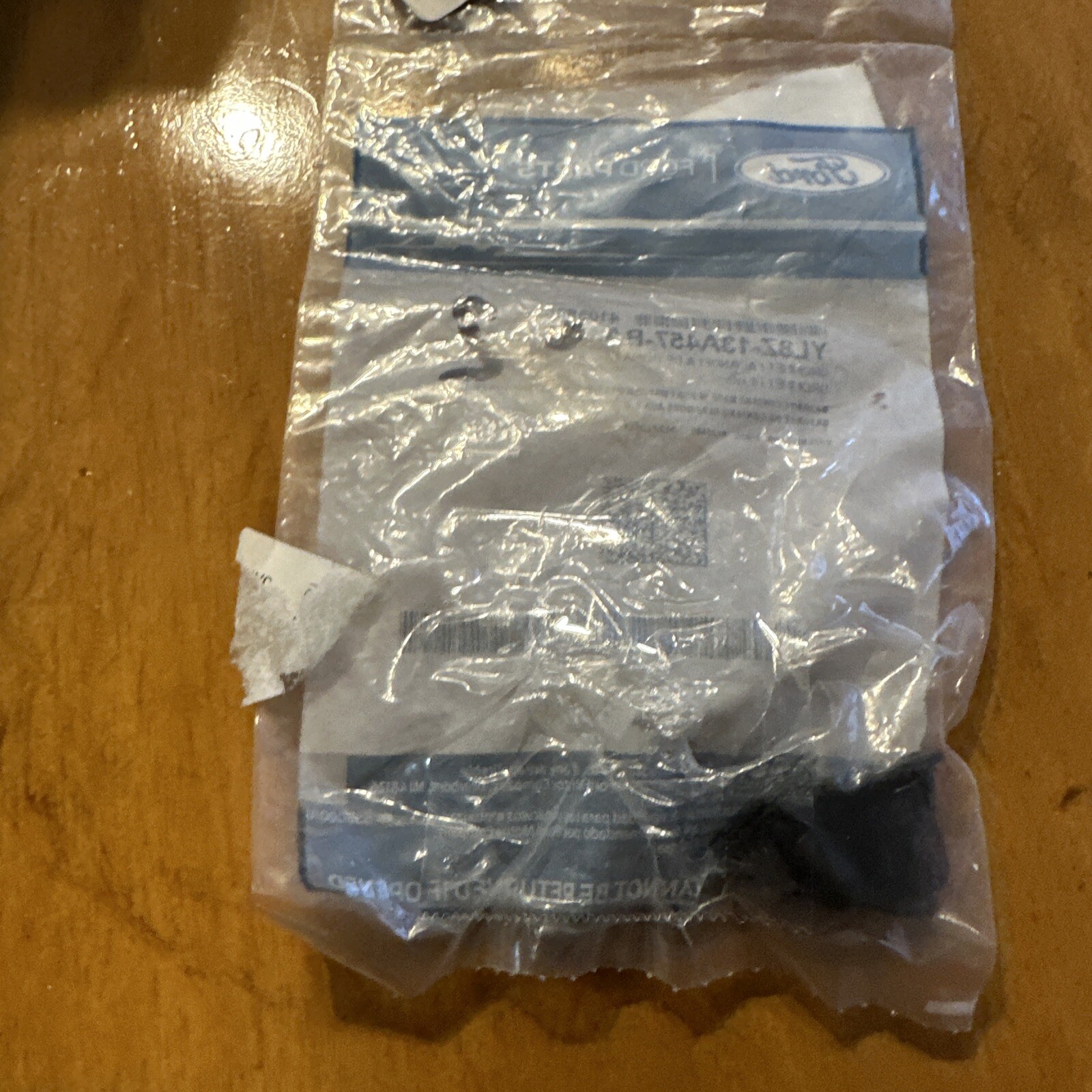 (2)OEM PIECES FORD 2007/2018 EDGE "GROMMET" TAIL LAMP, REFLECTOR, YL8Z-13A457-BA - Image 3