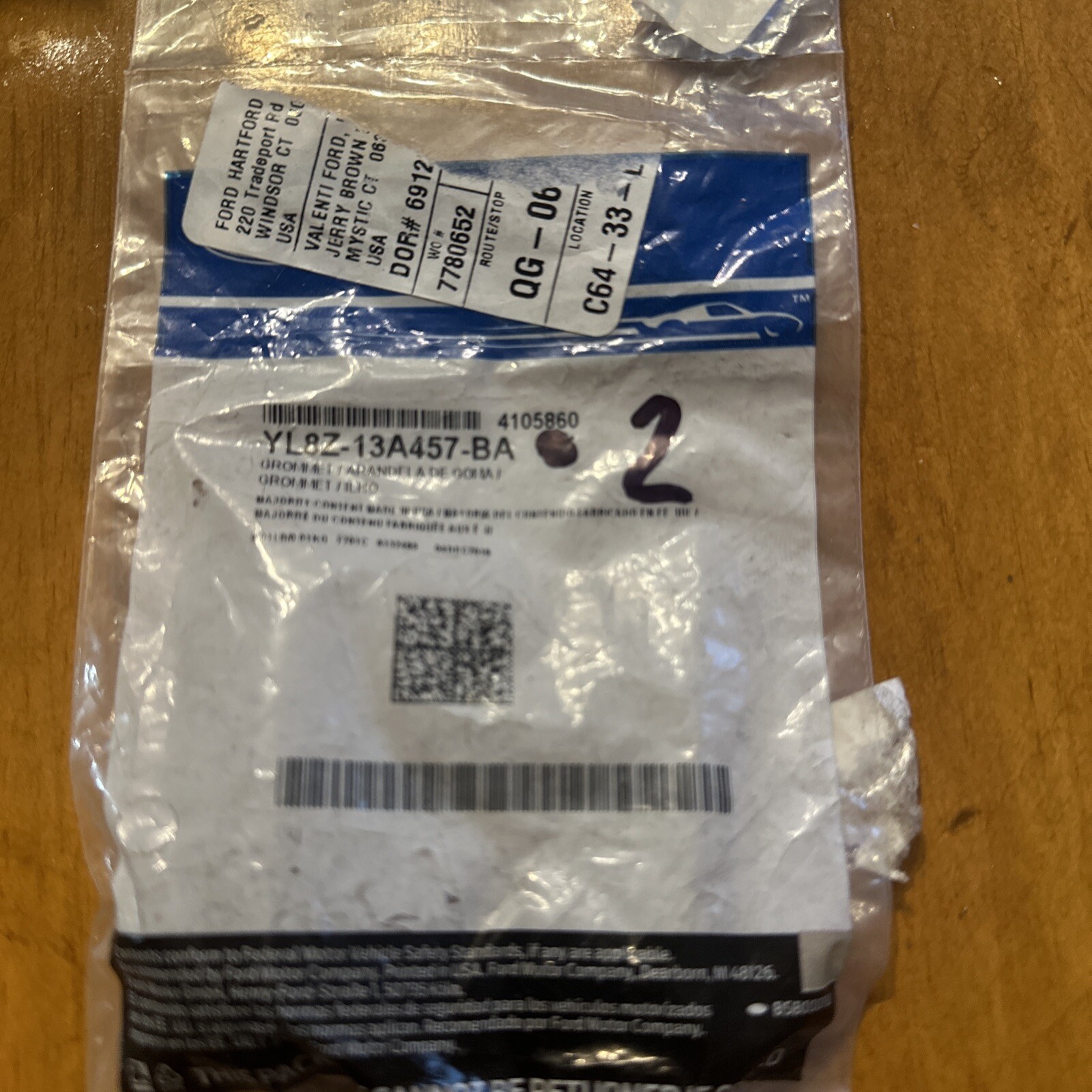 (2)OEM PIECES FORD 2007/2018 EDGE "GROMMET" TAIL LAMP, REFLECTOR, YL8Z-13A457-BA