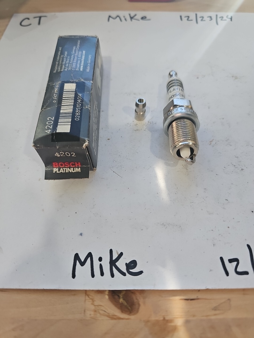 BOSCH PLATINUM 4202 SPARK PLUG - Image 3