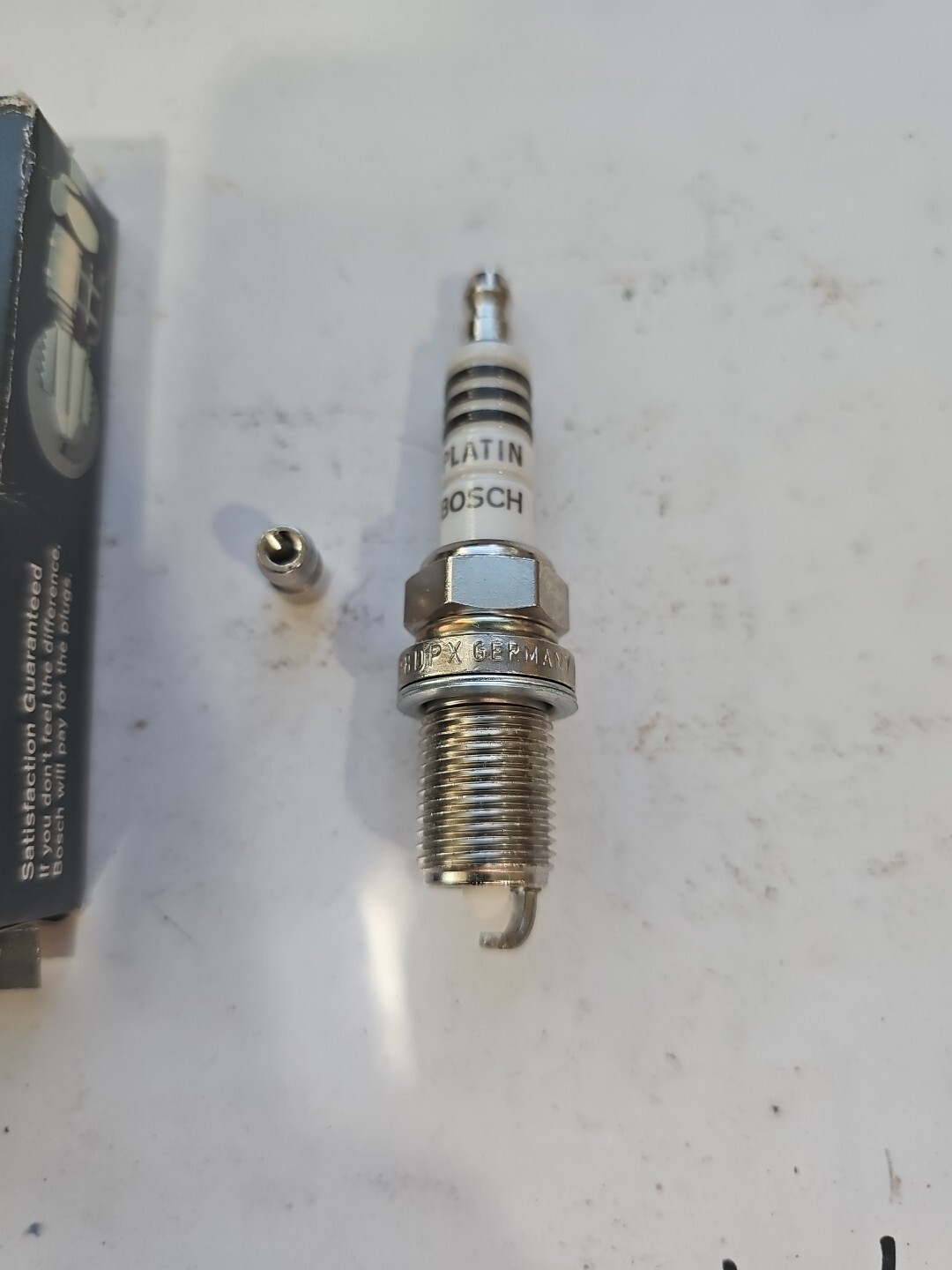 BOSCH PLATINUM 4202 SPARK PLUG - Image 4