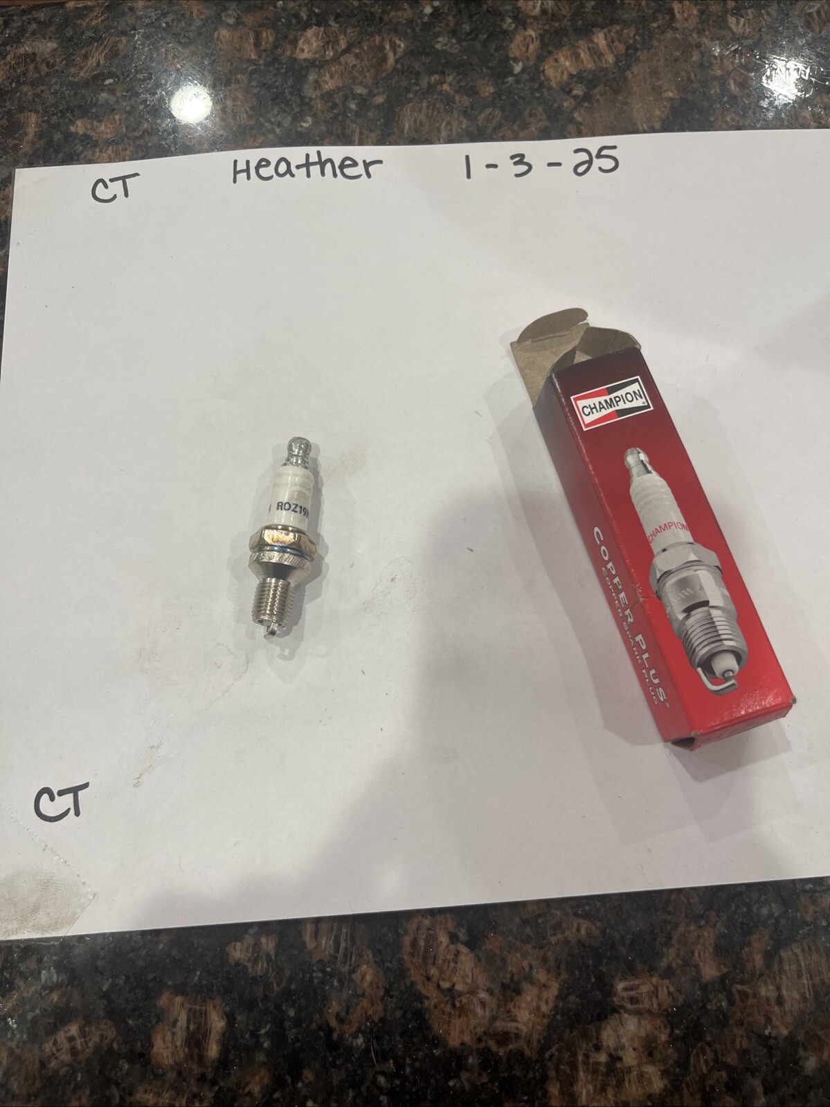 Champion 940 Copper Plus Spark Plug 940 RDZ19H