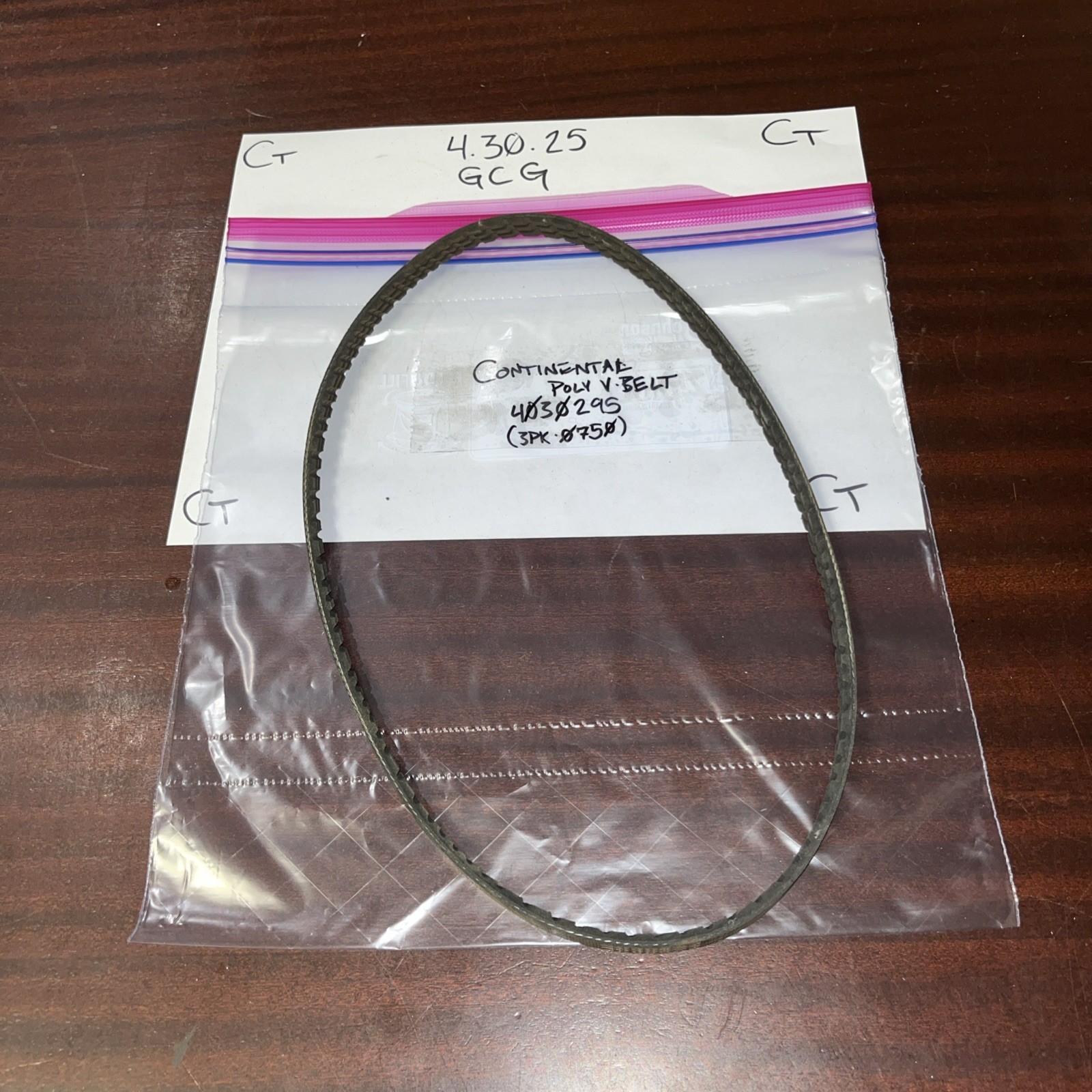 Continental poly V belt 403-0295 (no original packaging) 3pk 0750