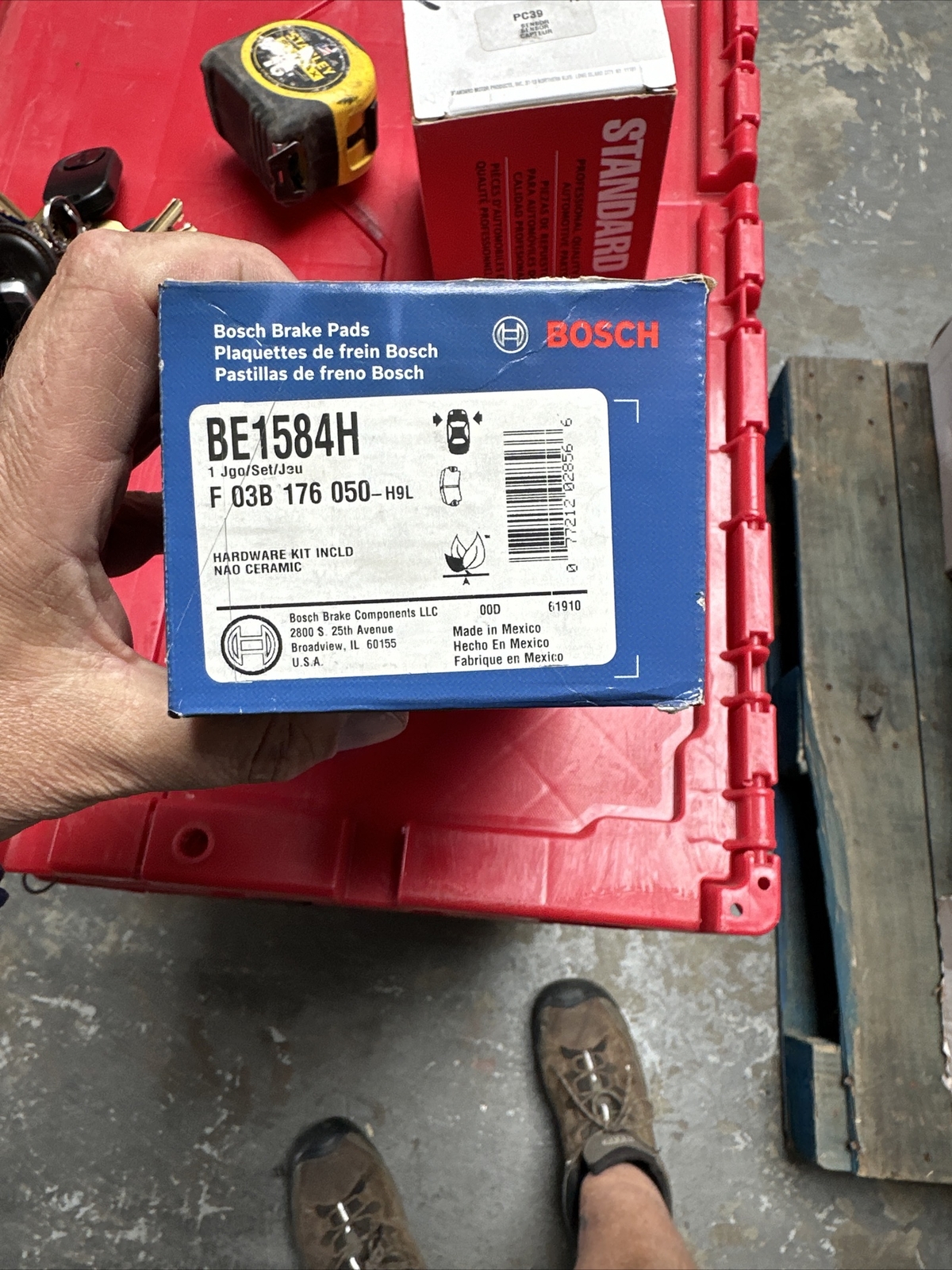 Disc Brake Pad Set-Blue Ceramic Brake Pads with Hardware Bosch BE1584H