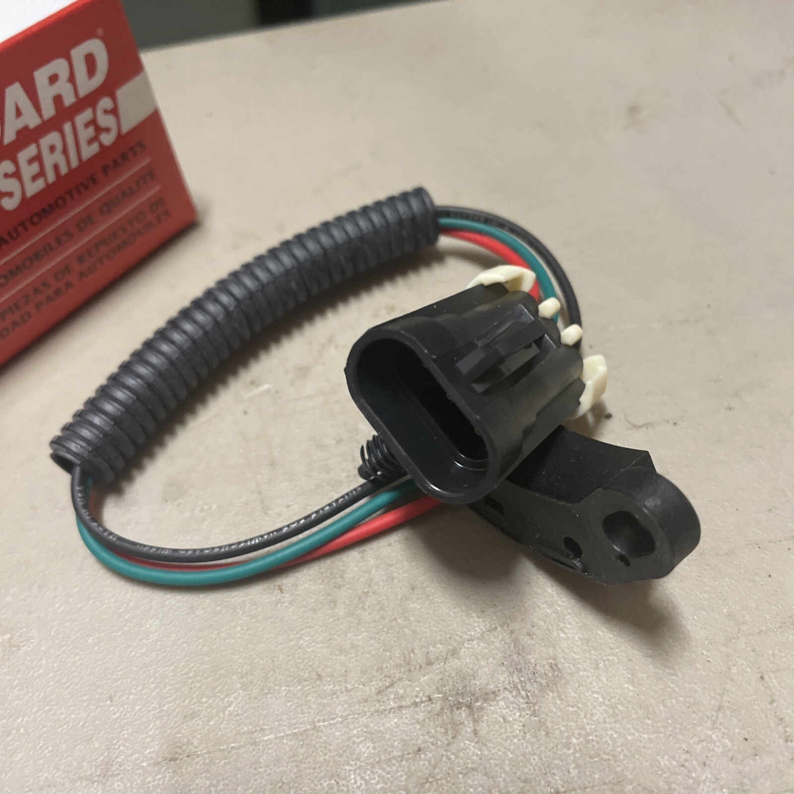 Engine Crankshaft Position Sensor Standard PC61T - Image 3