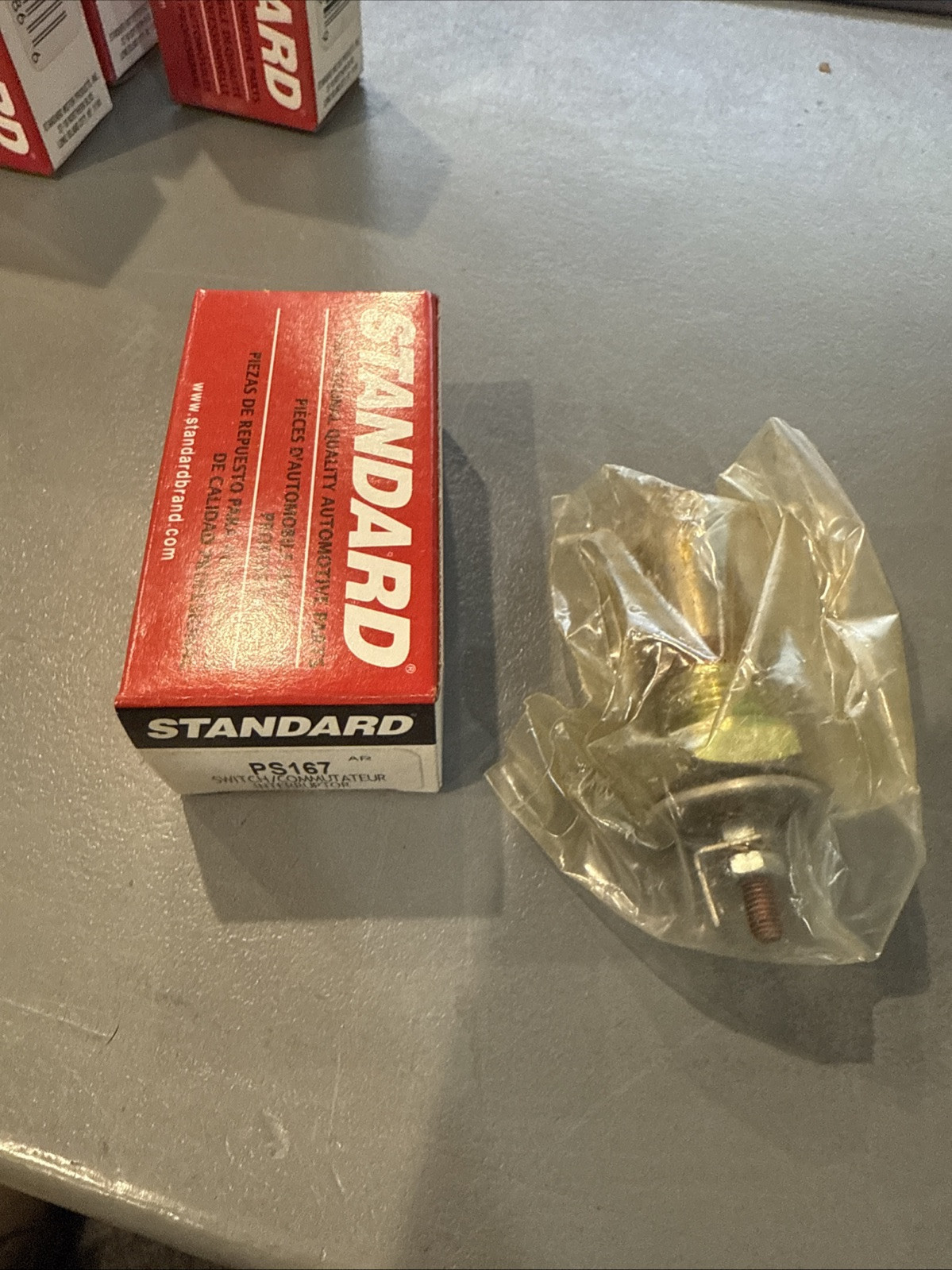 Engine Oil Pressure Switch for 760, 505, 740, 264, 262, 265, 604+More PS-167