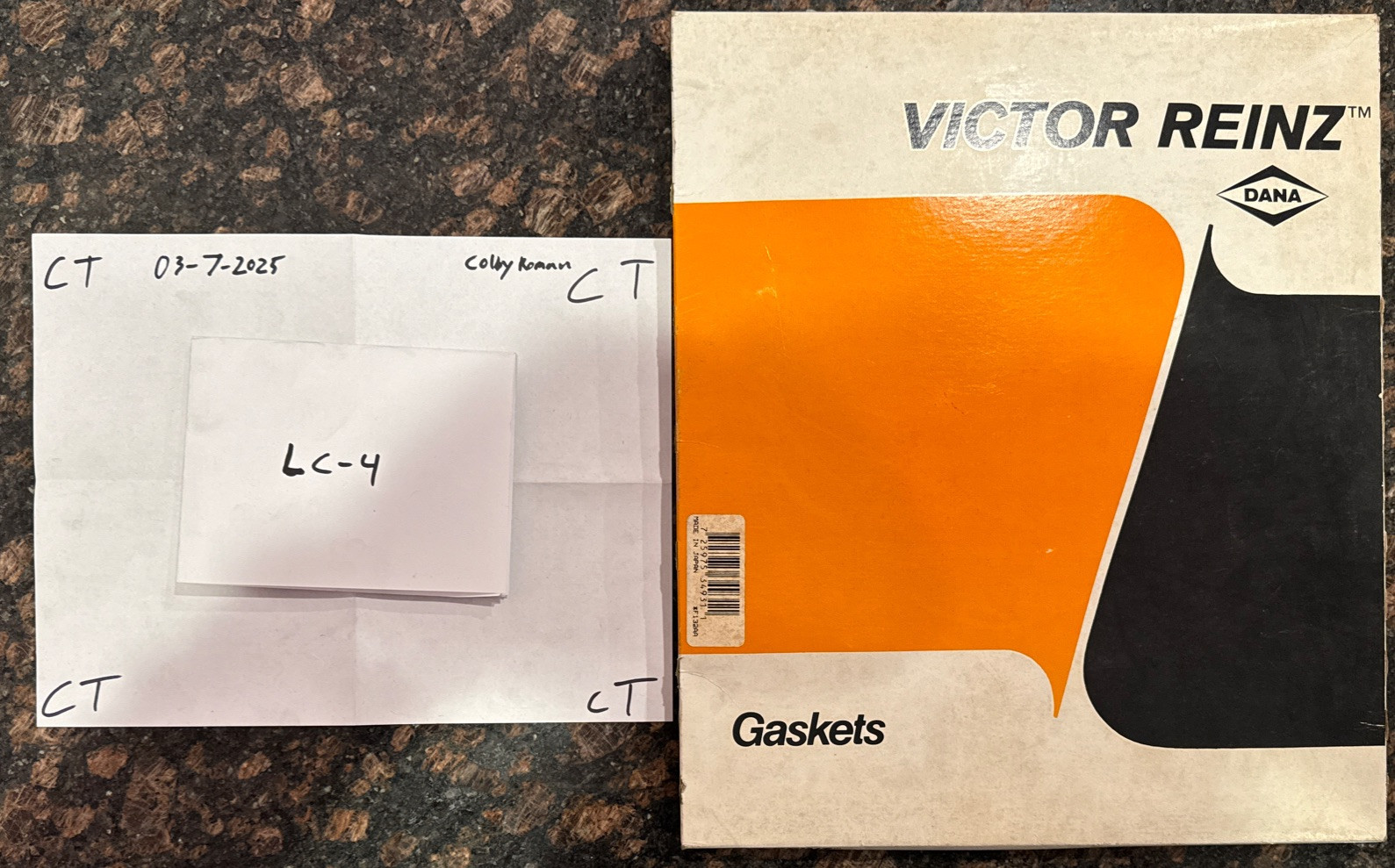 Engine Valve Cover Gasket Set-VIN: 1 Mahle VS38374