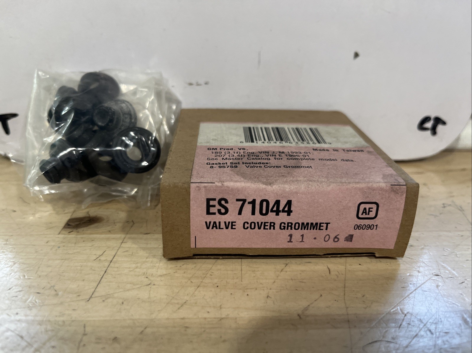 Engine Valve Cover Grommet Set Fel-Pro ES 71044 (8) - Image 4