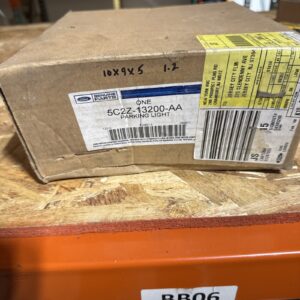 FORD OEM 04-07 E-350 Super Duty-Parking Light Right 5C2Z13200AA