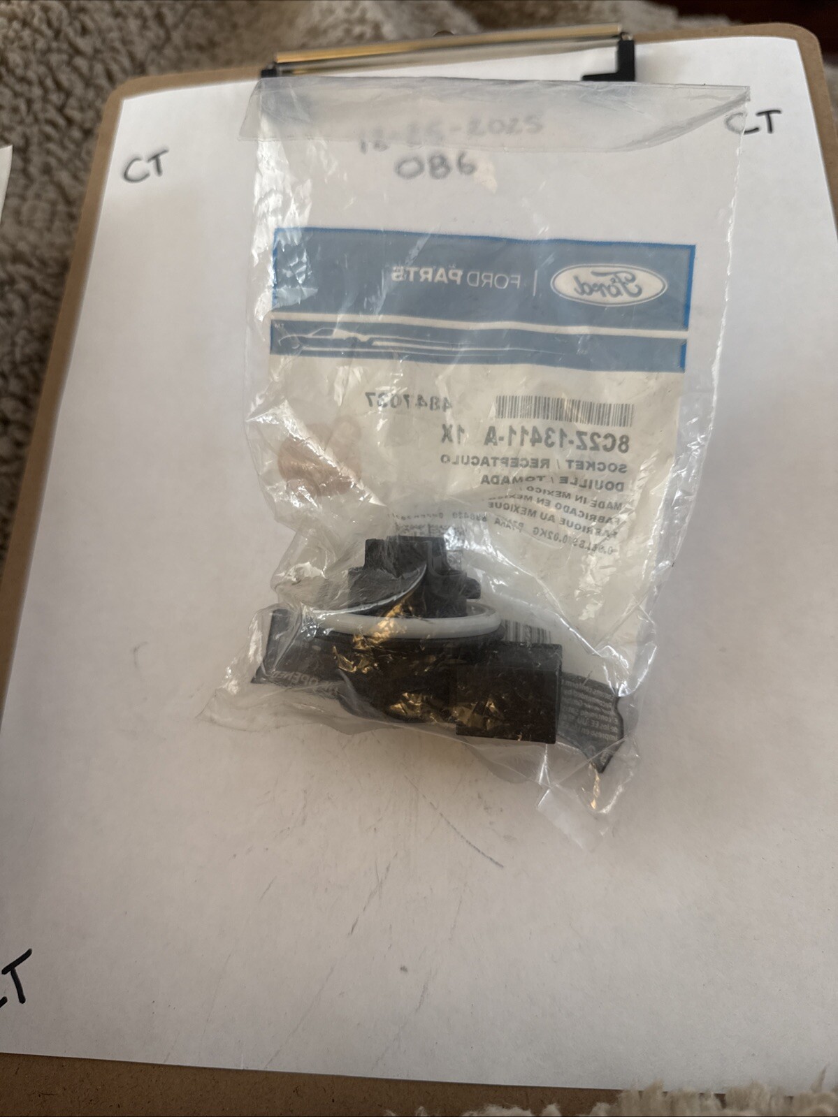 Genuine Ford Signal Bulb Socket 8C2Z-13411-A - Image 3