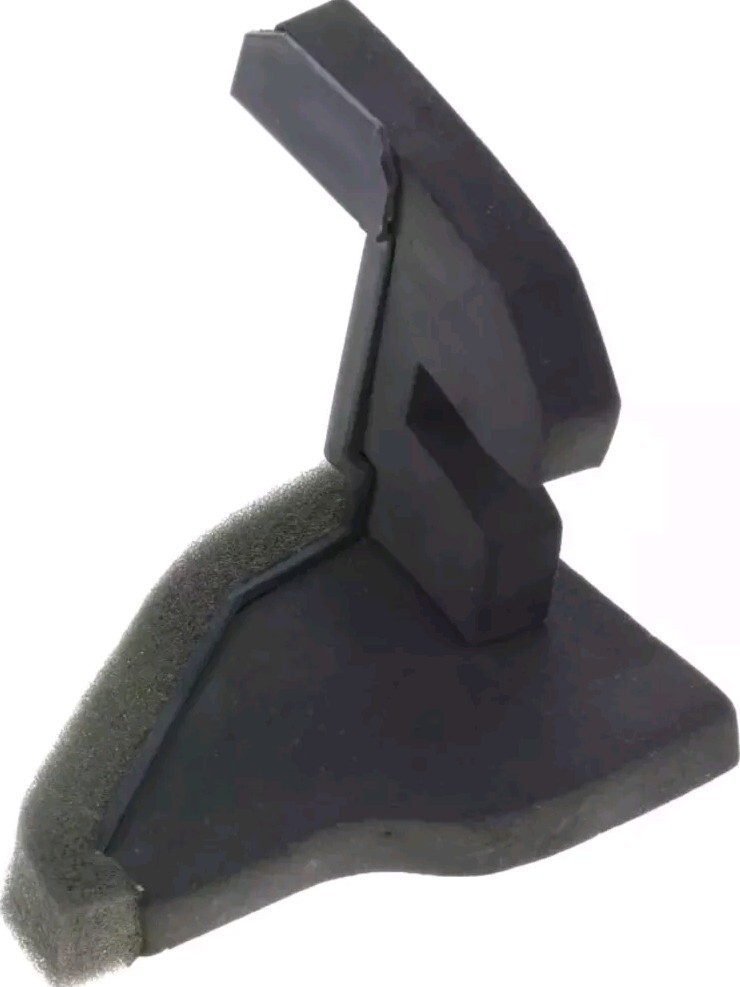 Genuine Nissan Fender Seal 63820-ZR80A - Image 4