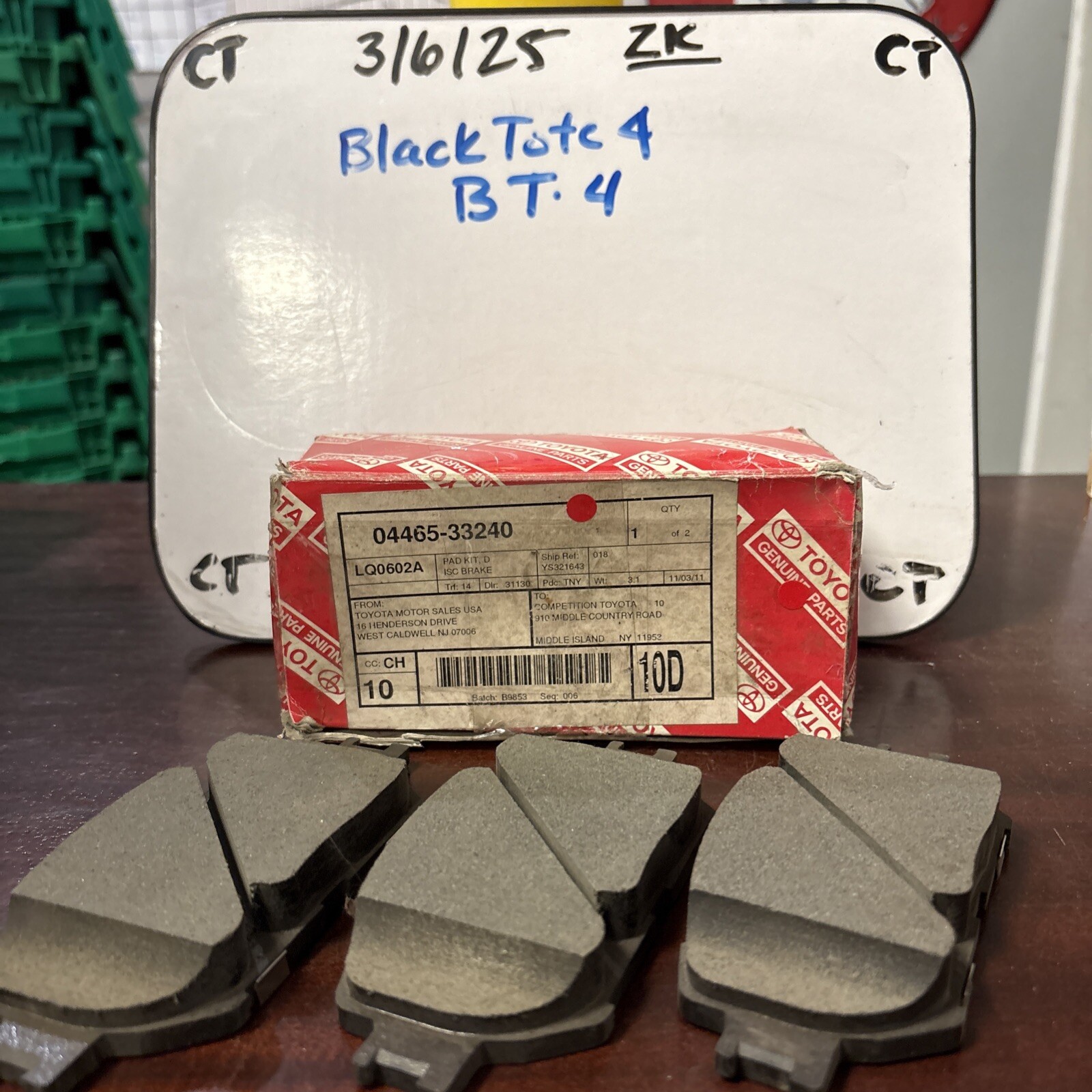 Genuine Toyota Front Pads 04465-33240 Missing One Pad