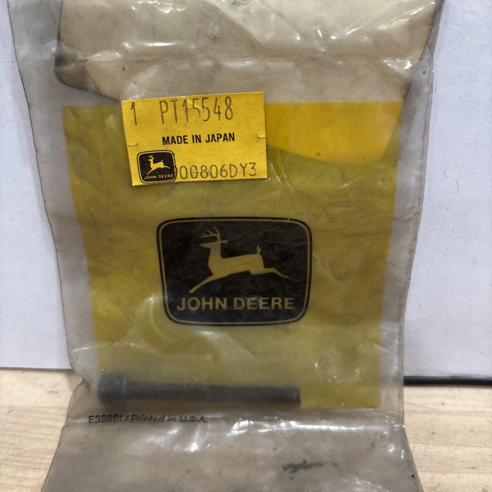 John Deere Screw PT15548 - Image 3