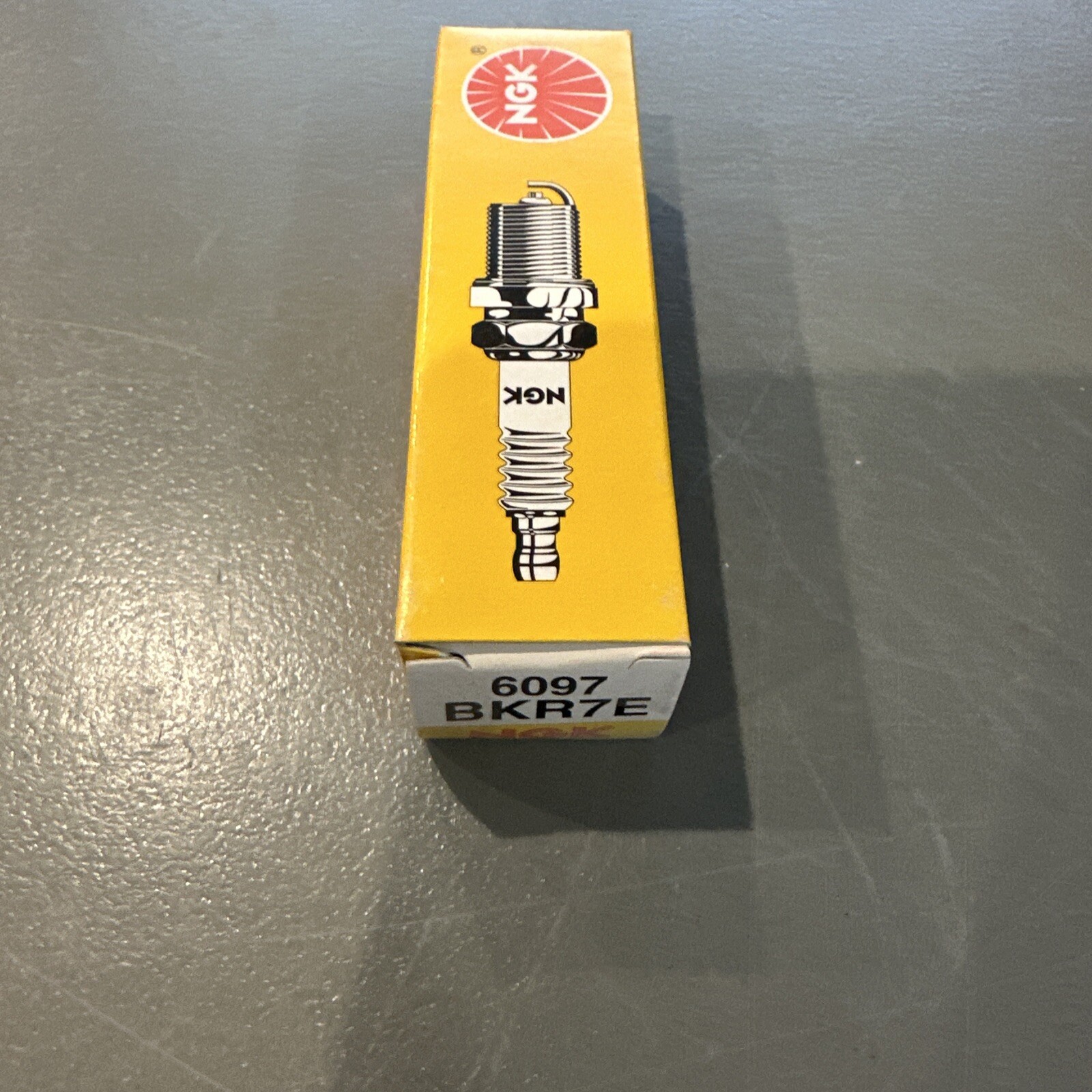 NGK 6097 BKR7E Spark Plug New - Image 3