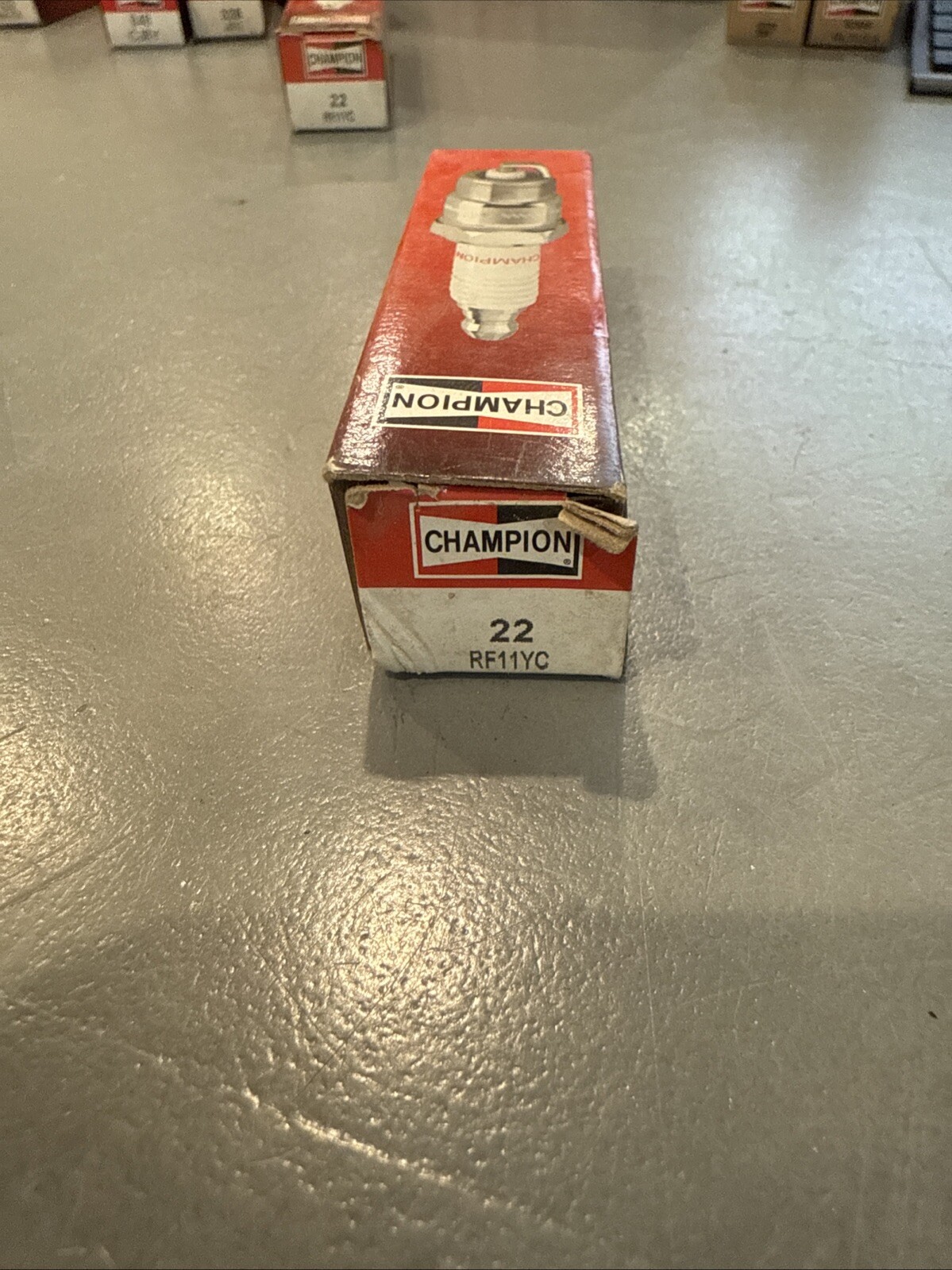 NOS Champion RF11YC/22 Copper Plus Spark Plug